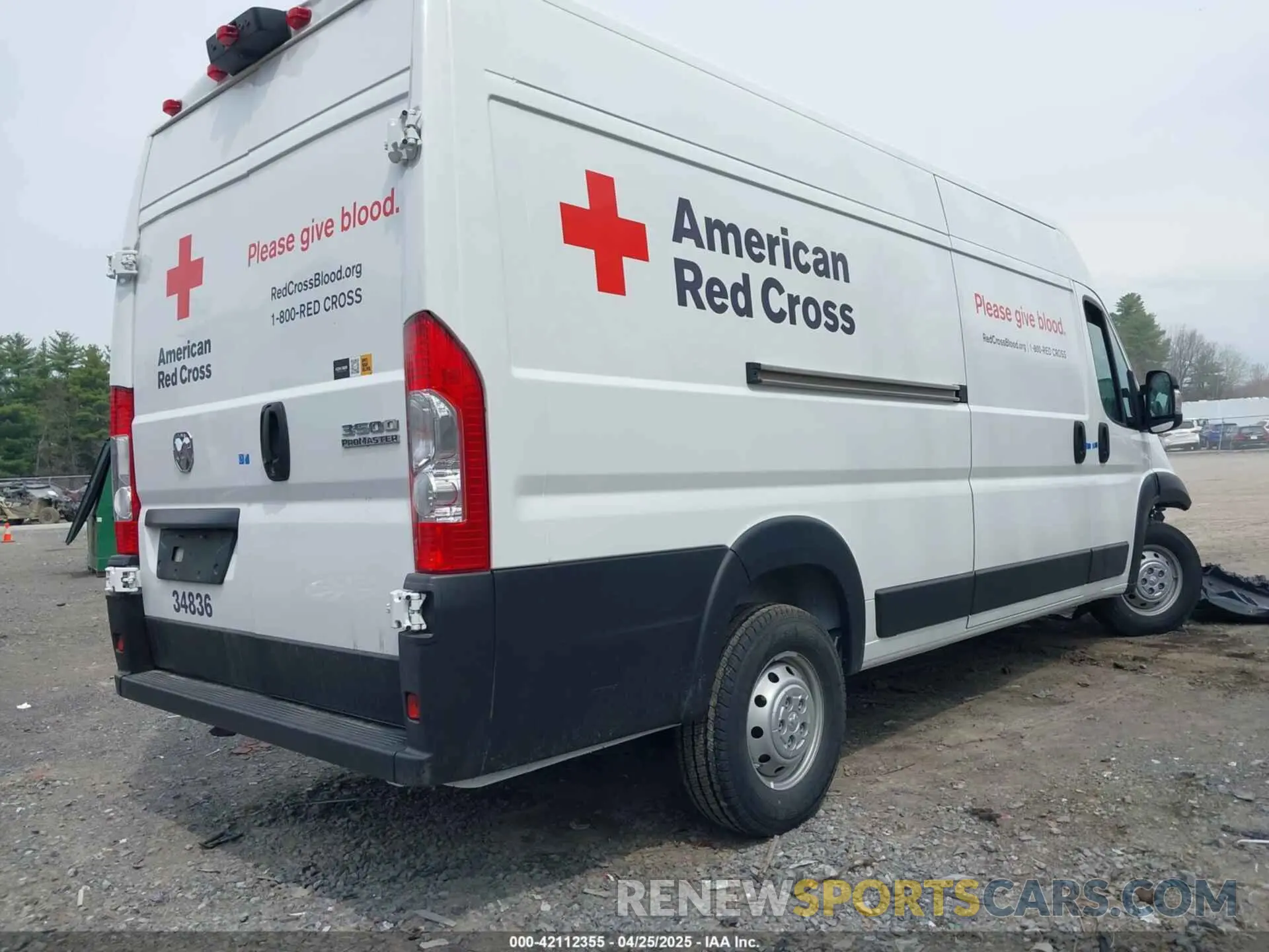 4 Photograph of a damaged car 3C6MRVJG8PE500982 RAM PROMASTER 3500 2023