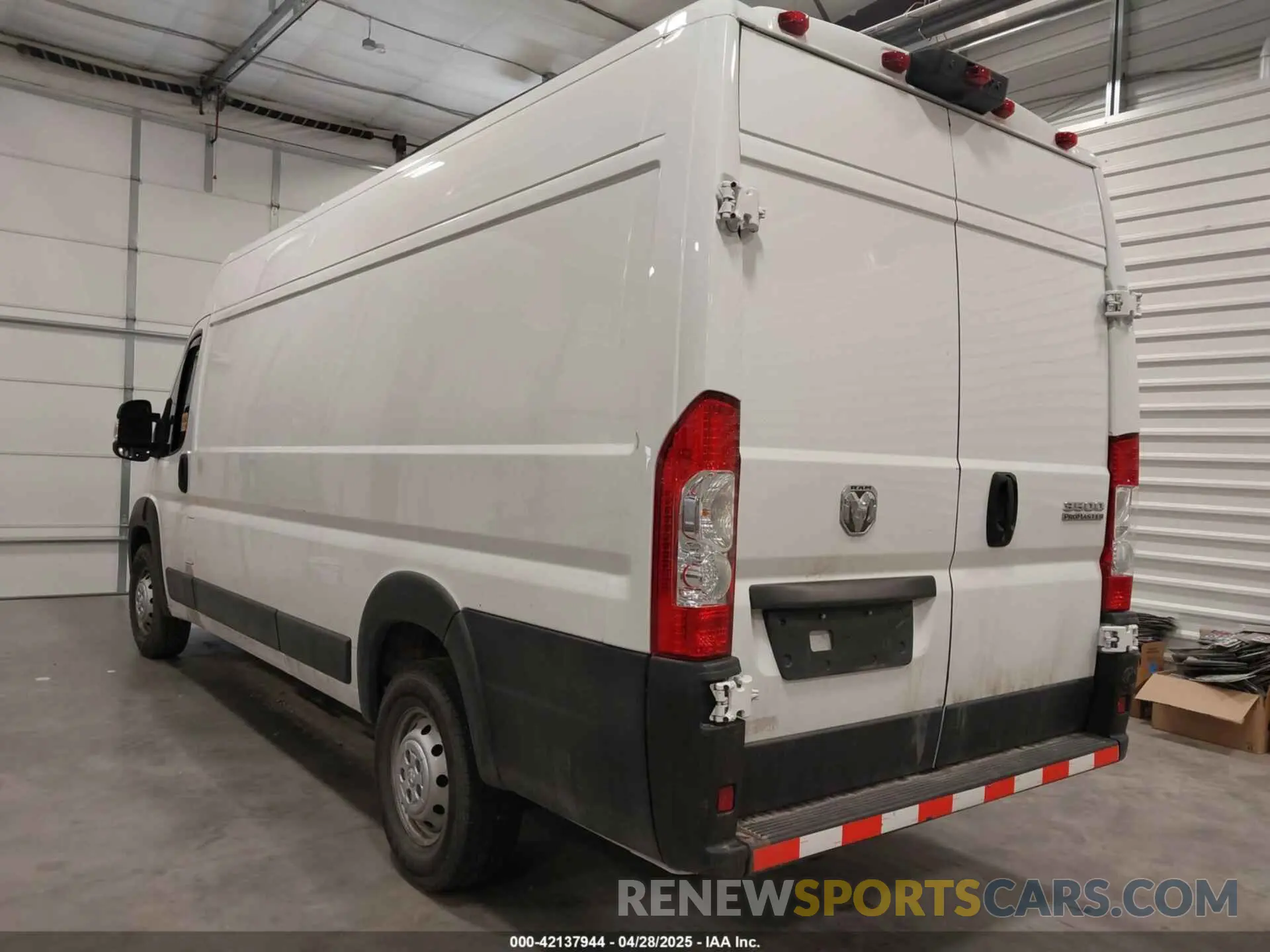 3 Photograph of a damaged car 3C6MRVJG8PE532220 RAM PROMASTER 3500 2023