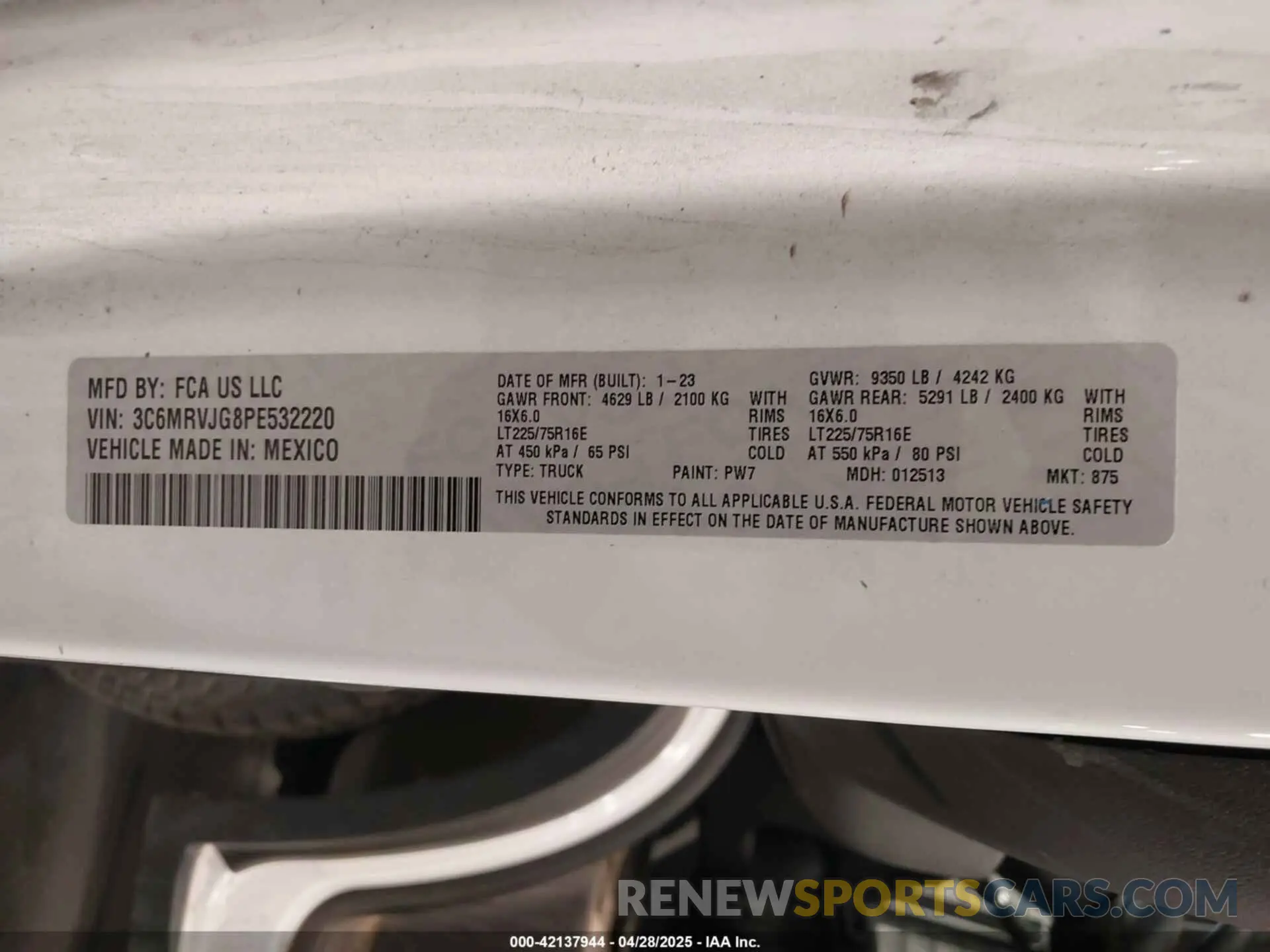 9 Photograph of a damaged car 3C6MRVJG8PE532220 RAM PROMASTER 3500 2023