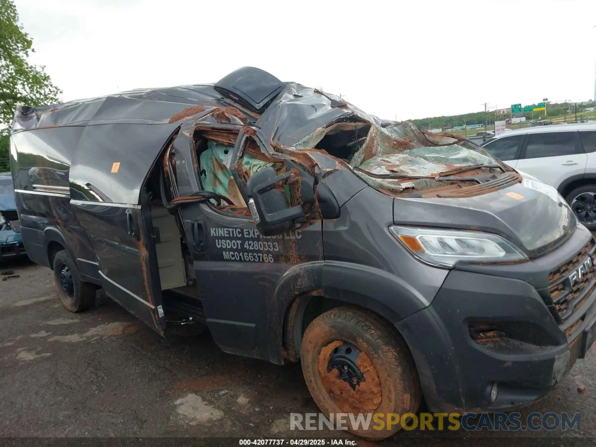 12 Photograph of a damaged car 3C6MRVJG8PE574547 RAM PROMASTER 3500 2023