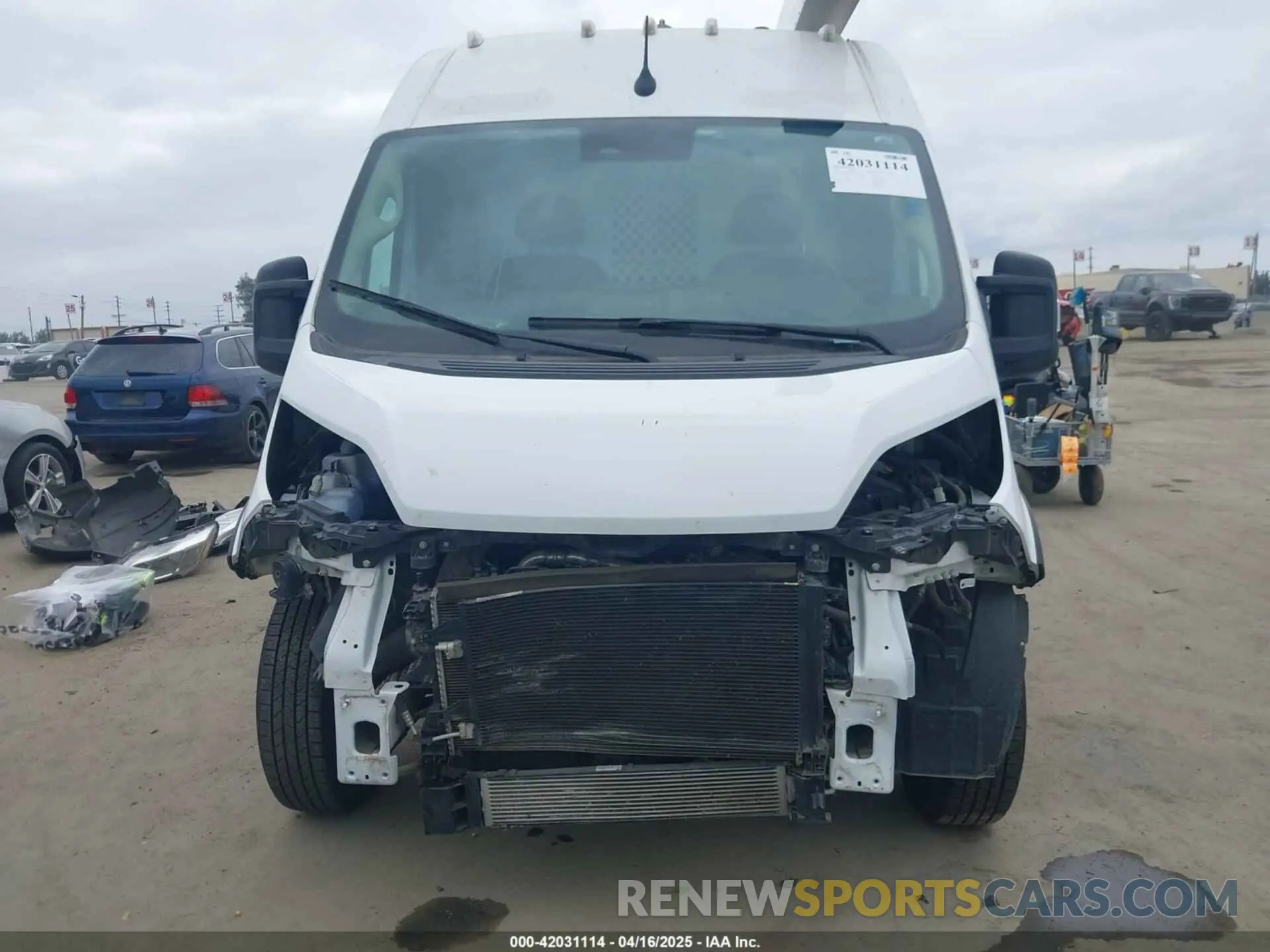 13 Photograph of a damaged car 3C6MRVJG9PE514115 RAM PROMASTER 3500 2023