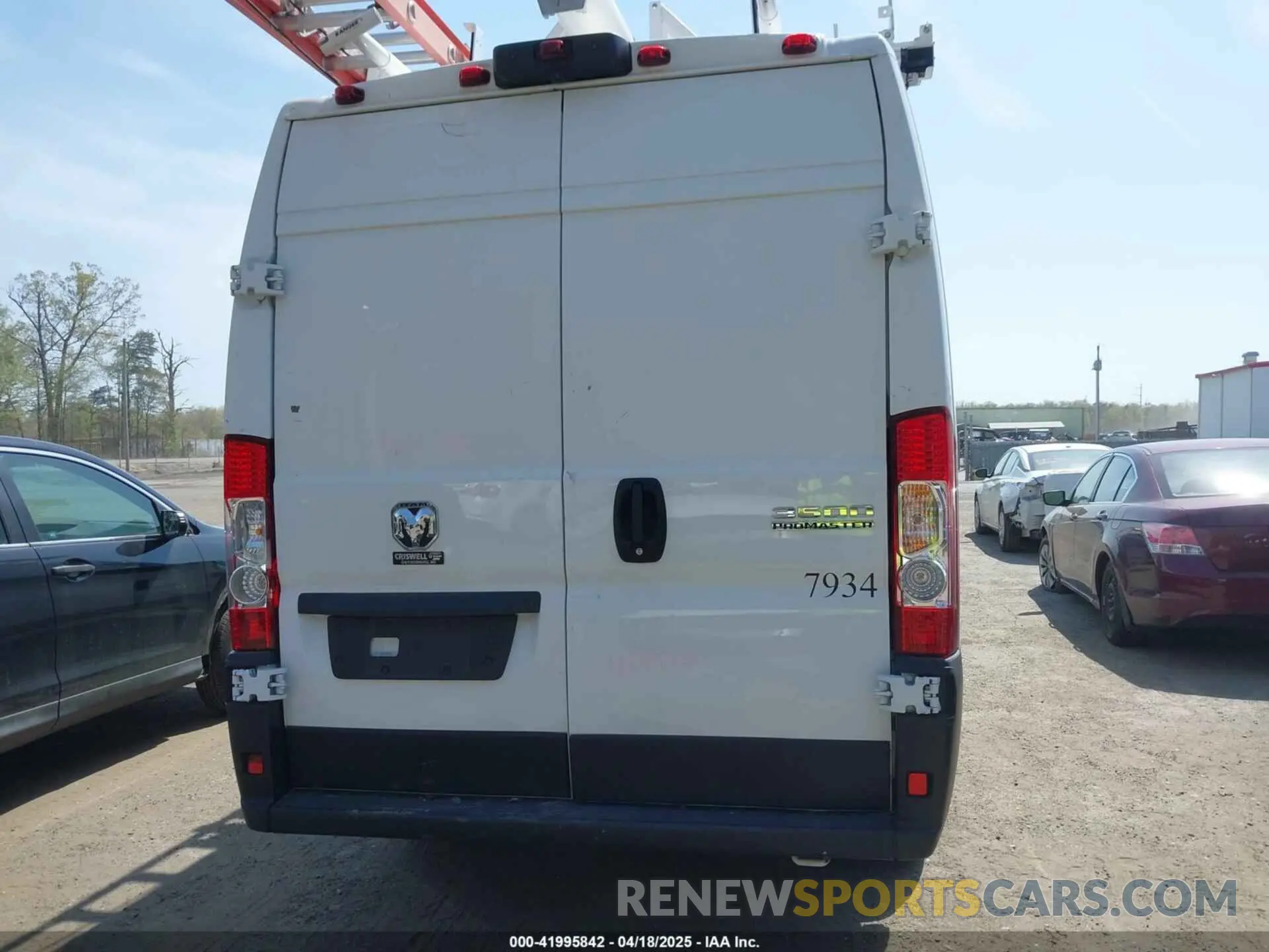 16 Photograph of a damaged car 3C6MRVJG9PE519735 RAM PROMASTER 3500 2023