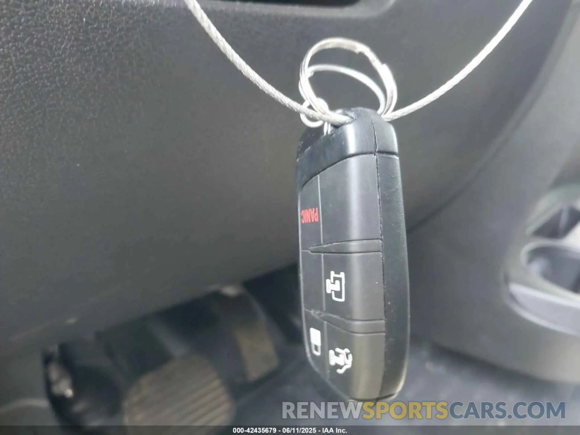 11 Photograph of a damaged car 3C6MRVJG4RE140550 RAM PROMASTER 3500 2024