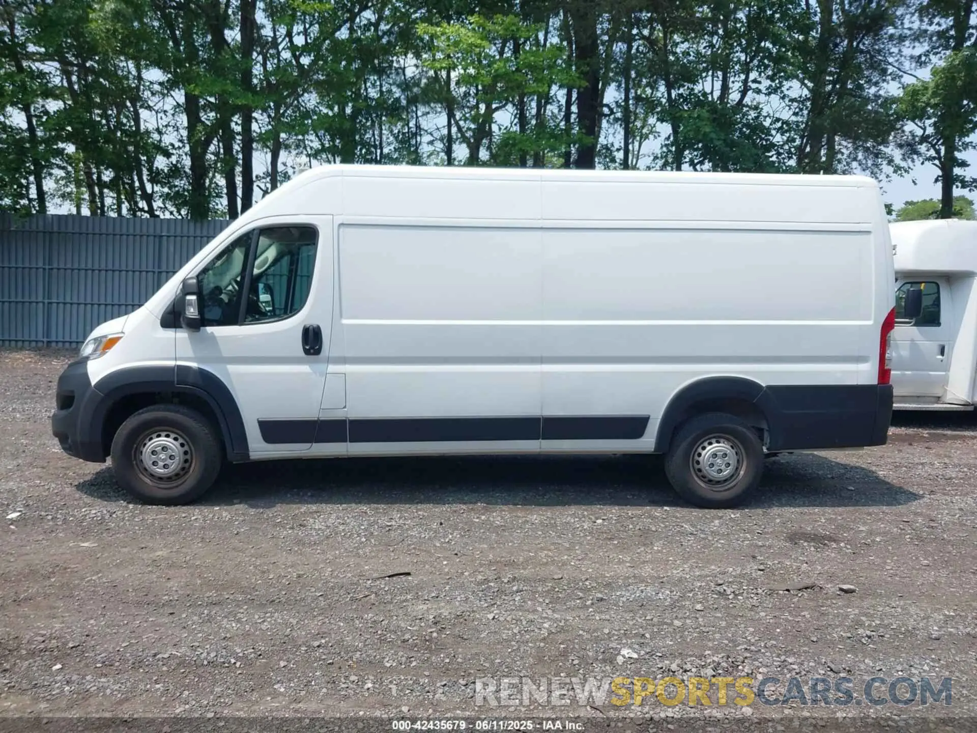 14 Photograph of a damaged car 3C6MRVJG4RE140550 RAM PROMASTER 3500 2024