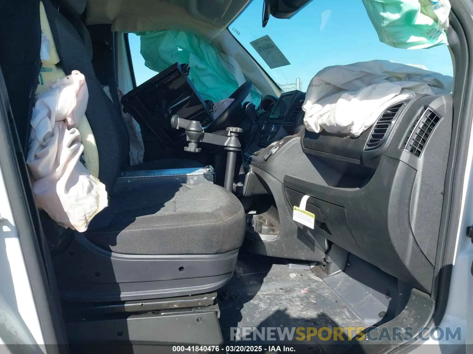 5 Photograph of a damaged car 3C6MRVWG0RE154356 RAM PROMASTER 3500 2024