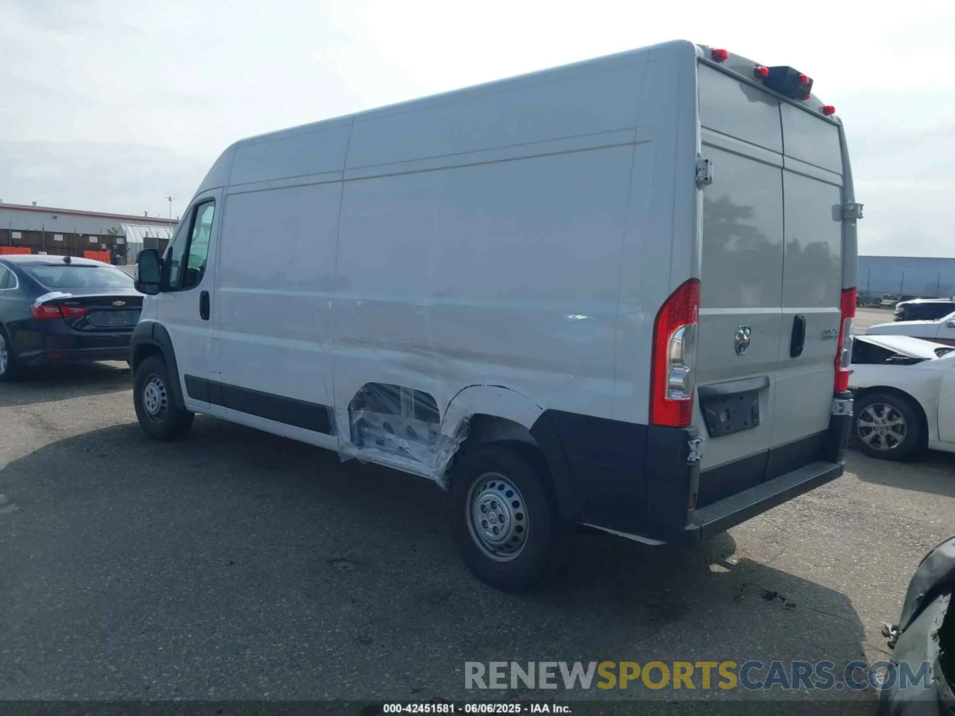 3 Photograph of a damaged car 3C6MRVHG3SE546198 RAM PROMASTER 3500 2025