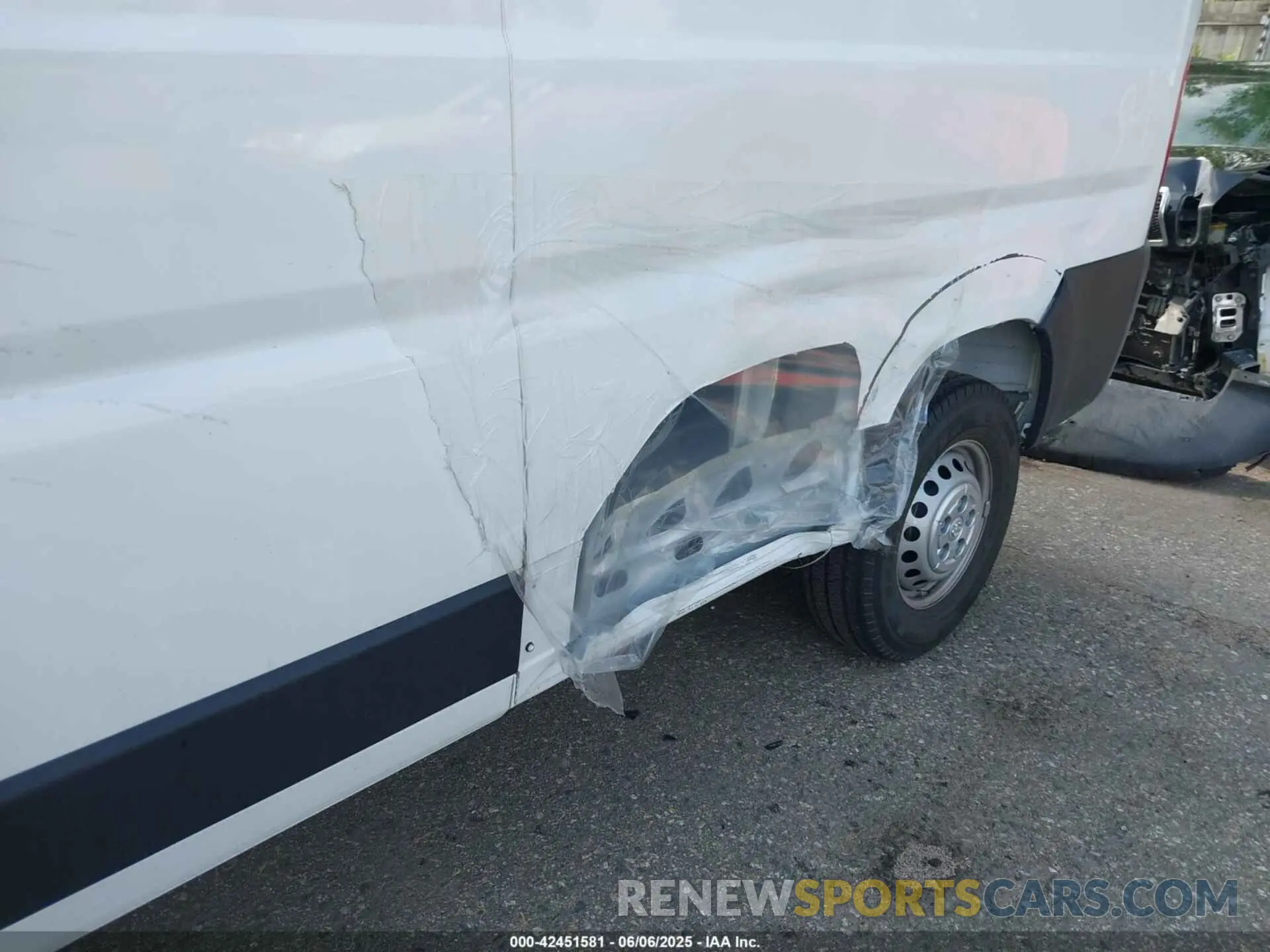 6 Photograph of a damaged car 3C6MRVHG3SE546198 RAM PROMASTER 3500 2025