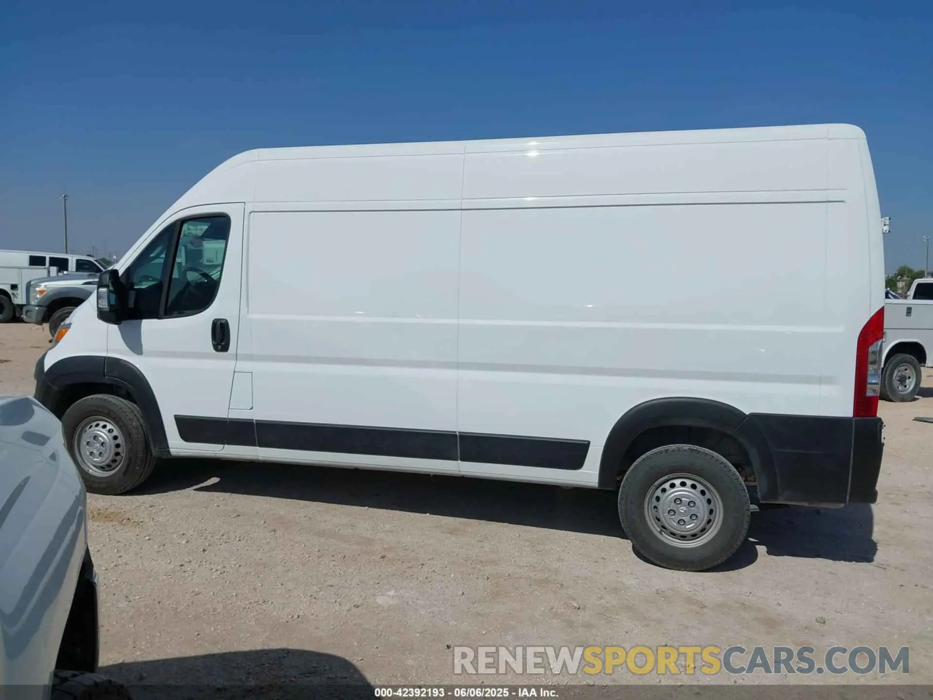 14 Photograph of a damaged car 3C6MRVHG6SE546311 RAM PROMASTER 3500 2025