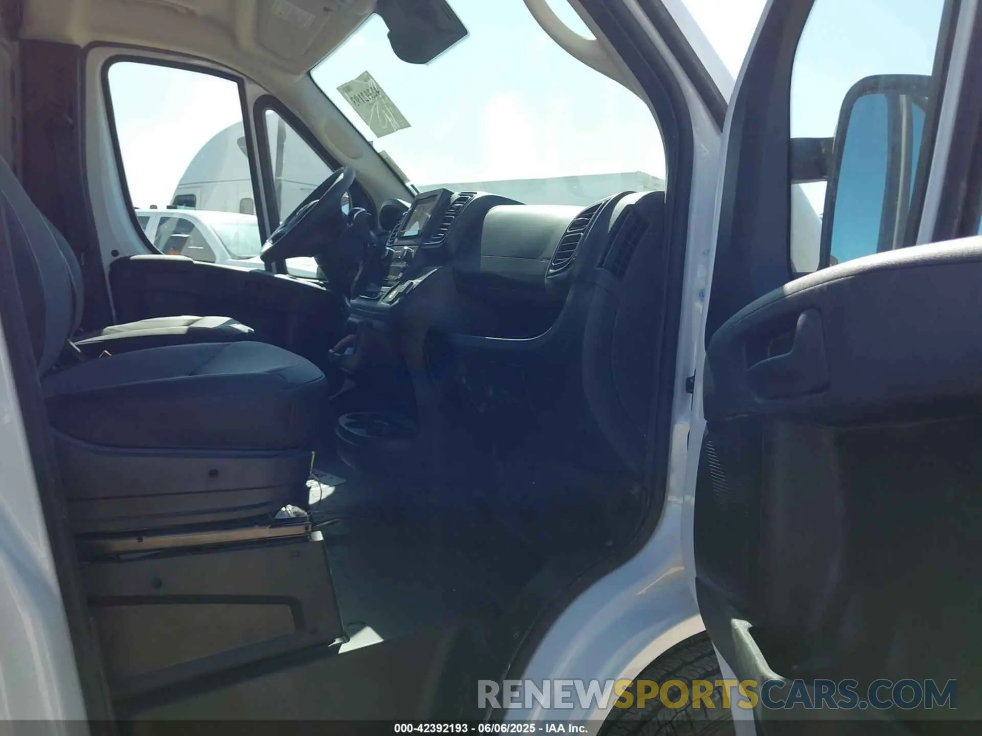 5 Photograph of a damaged car 3C6MRVHG6SE546311 RAM PROMASTER 3500 2025