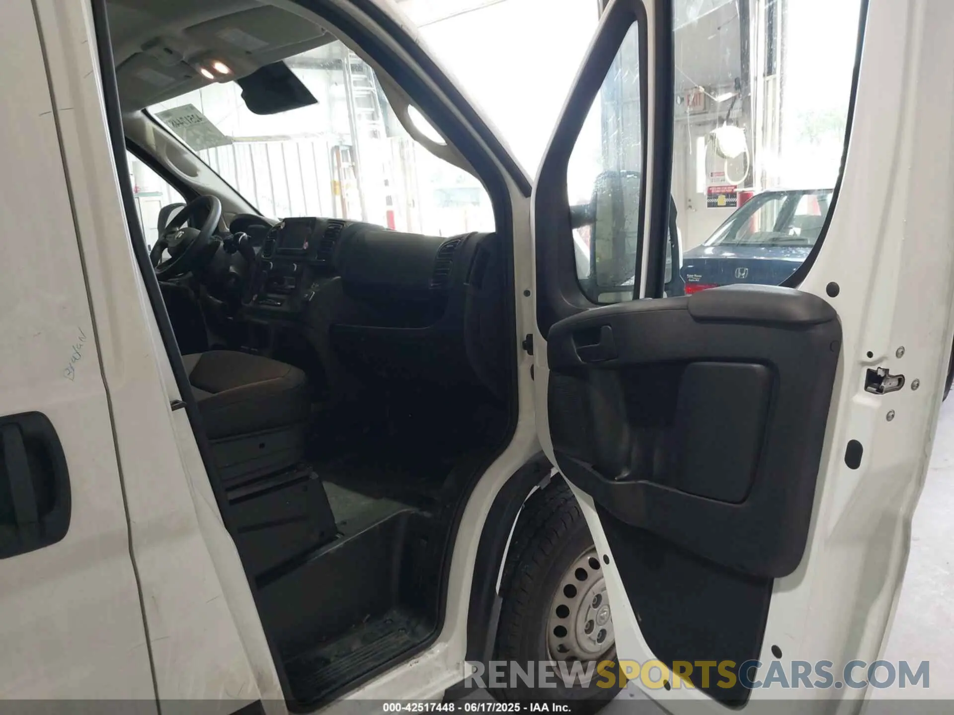 5 Photograph of a damaged car 3C6MRVHG9SE545797 RAM PROMASTER 3500 2025
