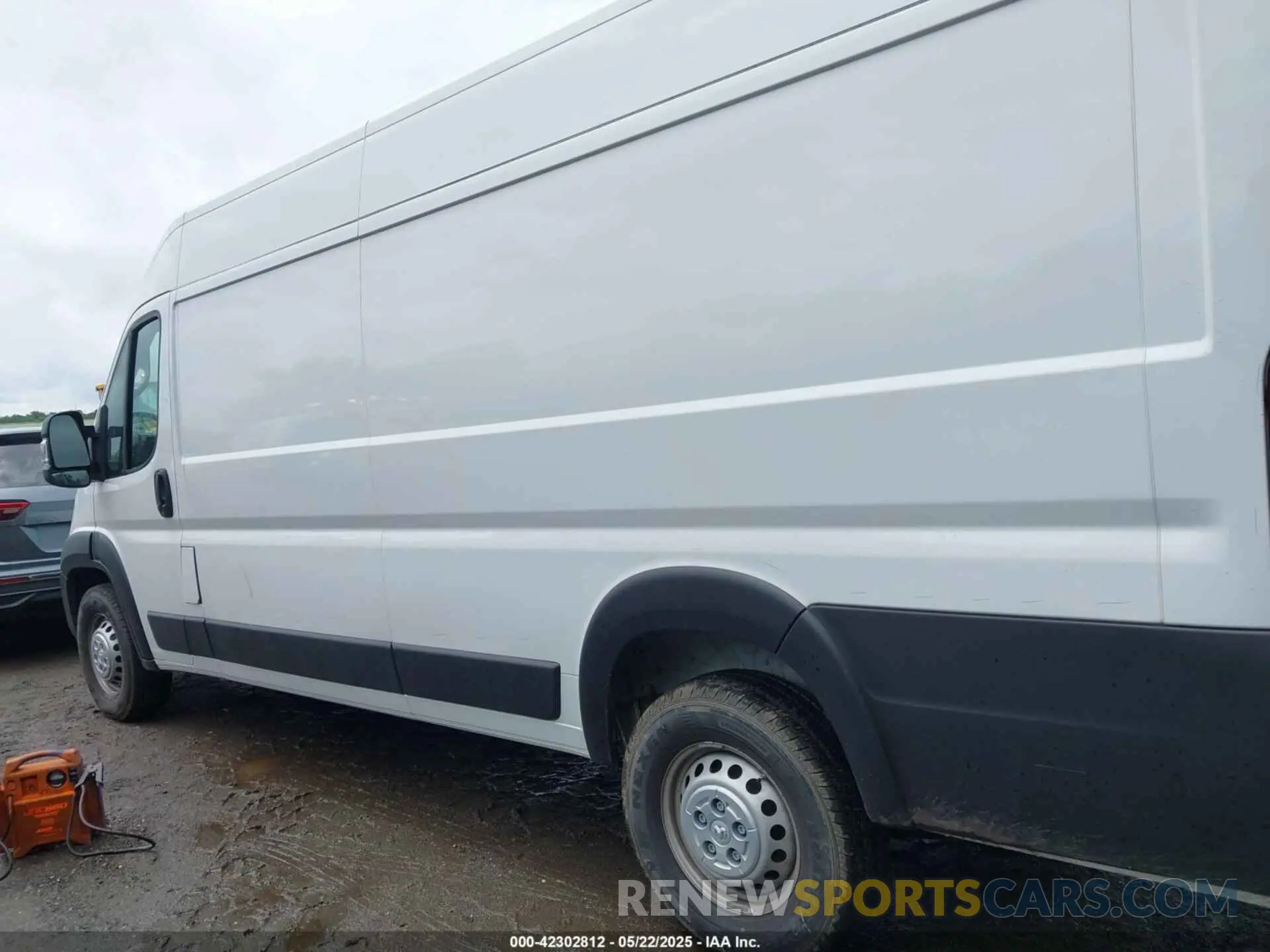 14 Photograph of a damaged car 3C6MRVJG5SE517733 RAM PROMASTER 3500 2025