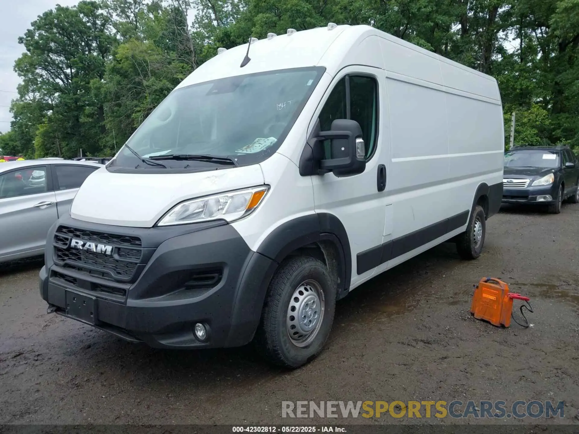 2 Photograph of a damaged car 3C6MRVJG5SE517733 RAM PROMASTER 3500 2025