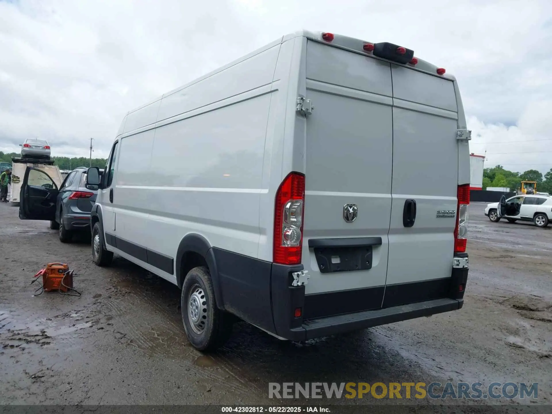 3 Photograph of a damaged car 3C6MRVJG5SE517733 RAM PROMASTER 3500 2025