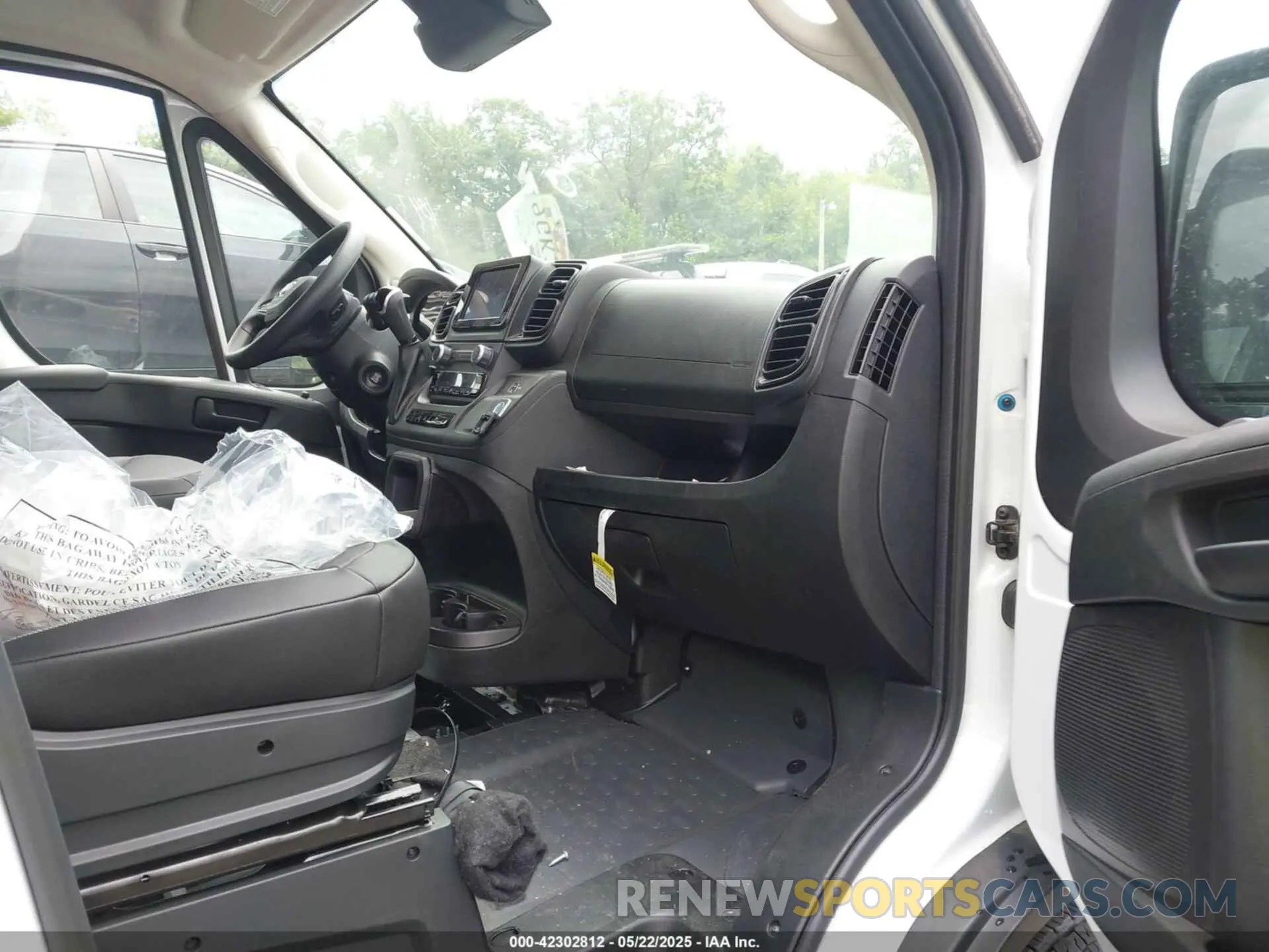 5 Photograph of a damaged car 3C6MRVJG5SE517733 RAM PROMASTER 3500 2025