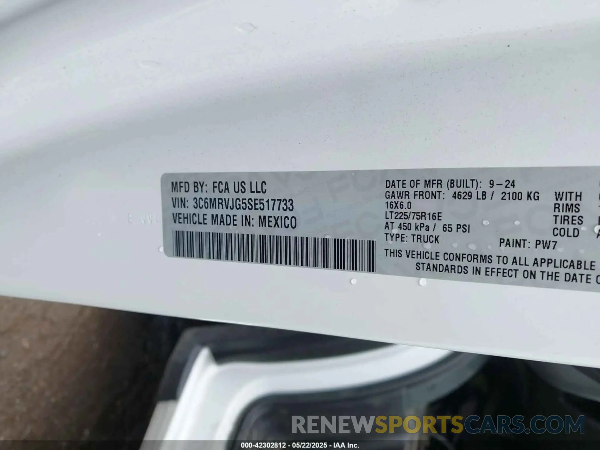 9 Photograph of a damaged car 3C6MRVJG5SE517733 RAM PROMASTER 3500 2025