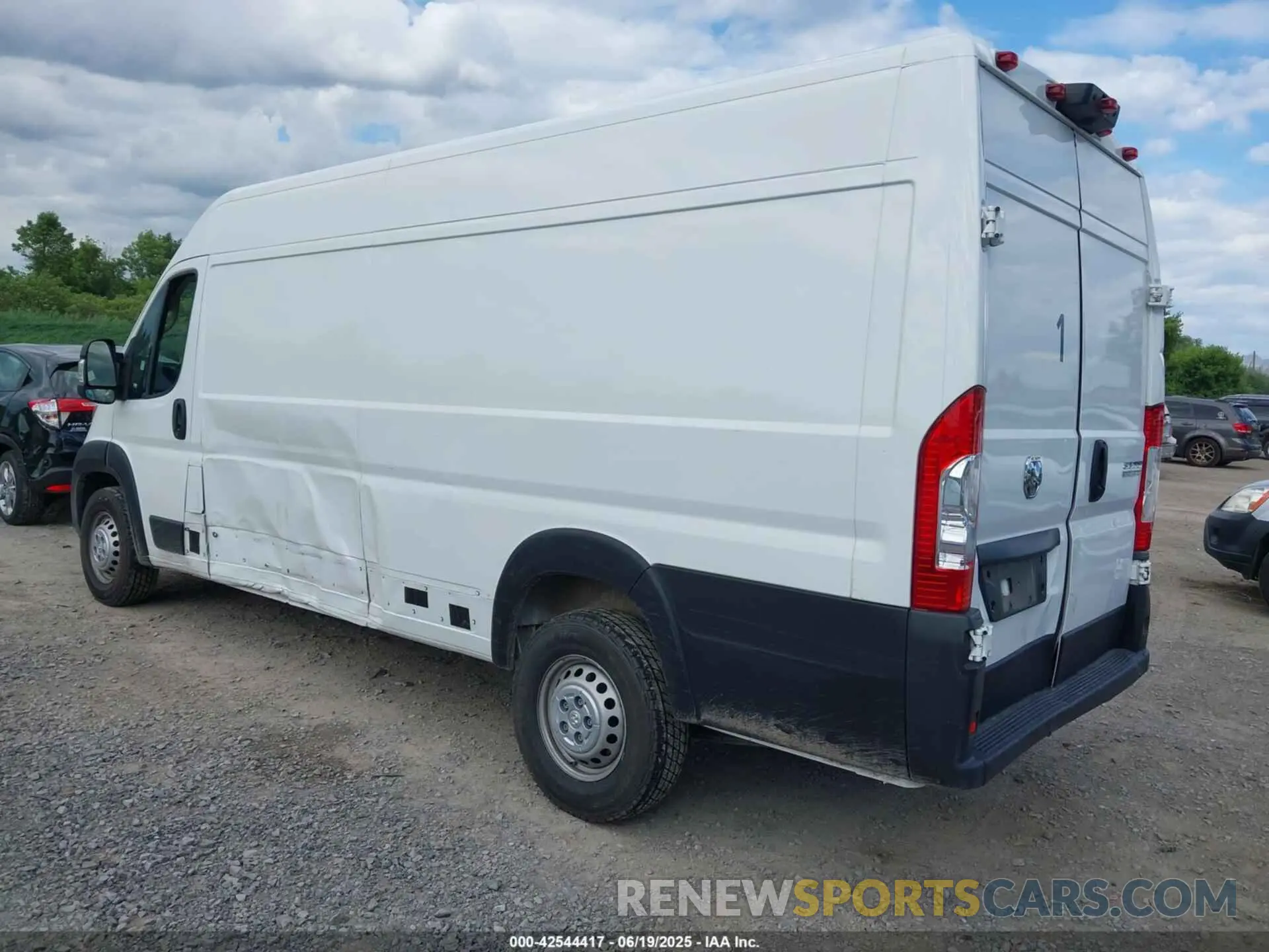 3 Photograph of a damaged car 3C6MRVJG6SE517708 RAM PROMASTER 3500 2025