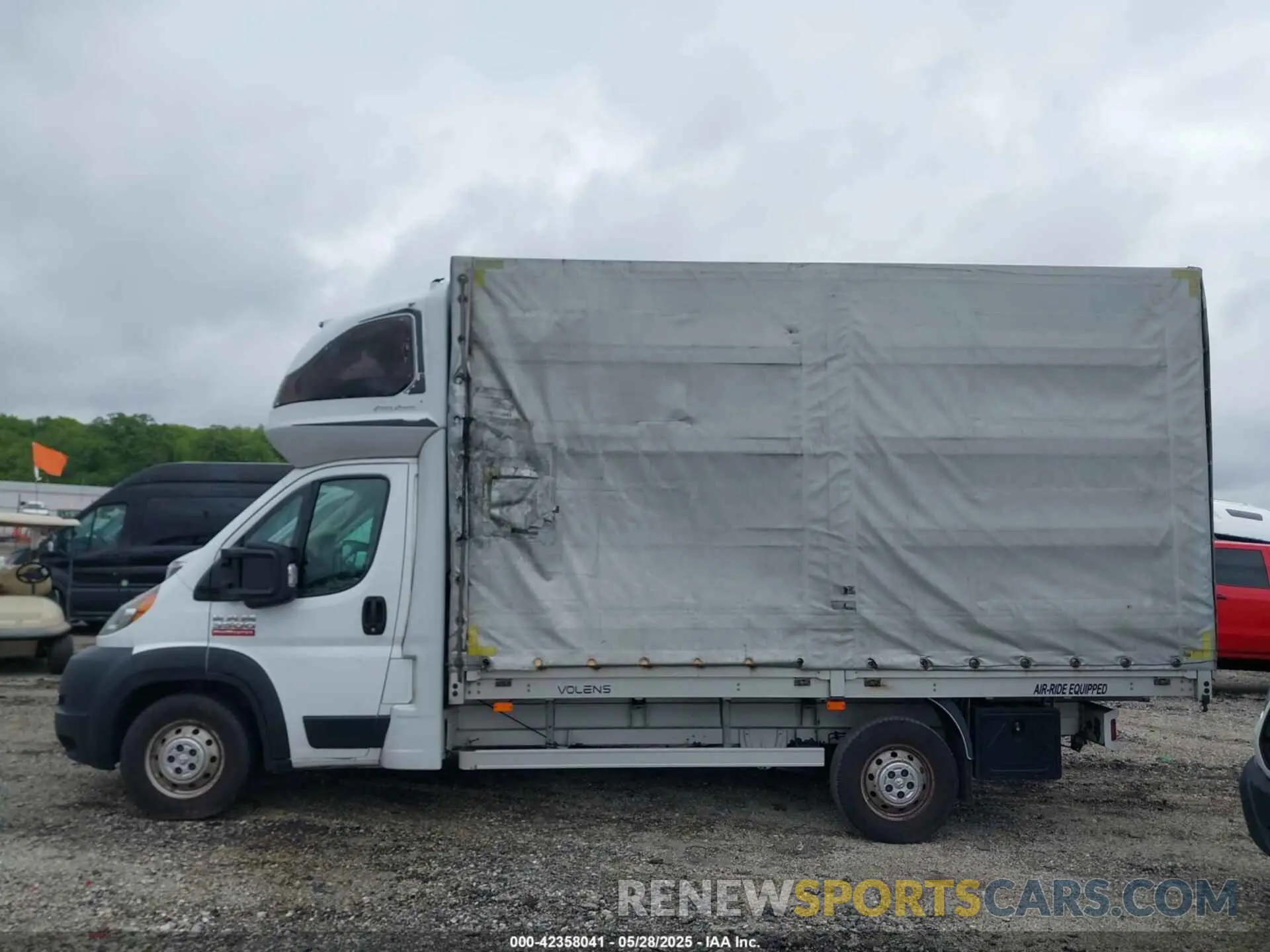 13 Photograph of a damaged car 3C7WRVLG9KE535850 RAM PROMASTER 3500 CUTAWAY 2019