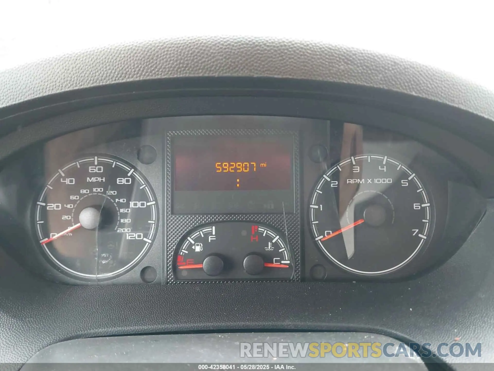 5 Photograph of a damaged car 3C7WRVLG9KE535850 RAM PROMASTER 3500 CUTAWAY 2019