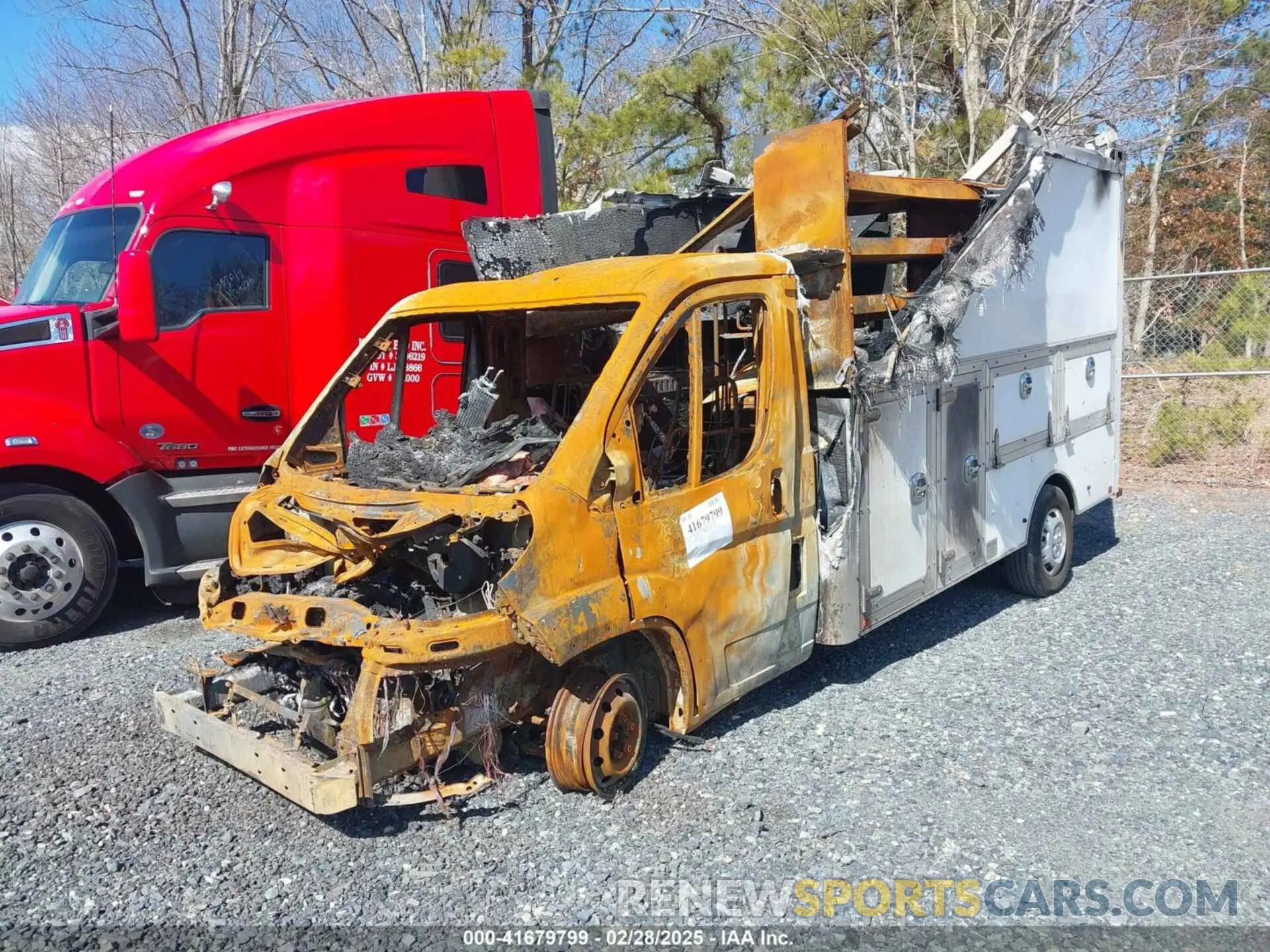 2 Photograph of a damaged car 3C7WRVMG6KE503971 RAM PROMASTER 3500 CUTAWAY 2019