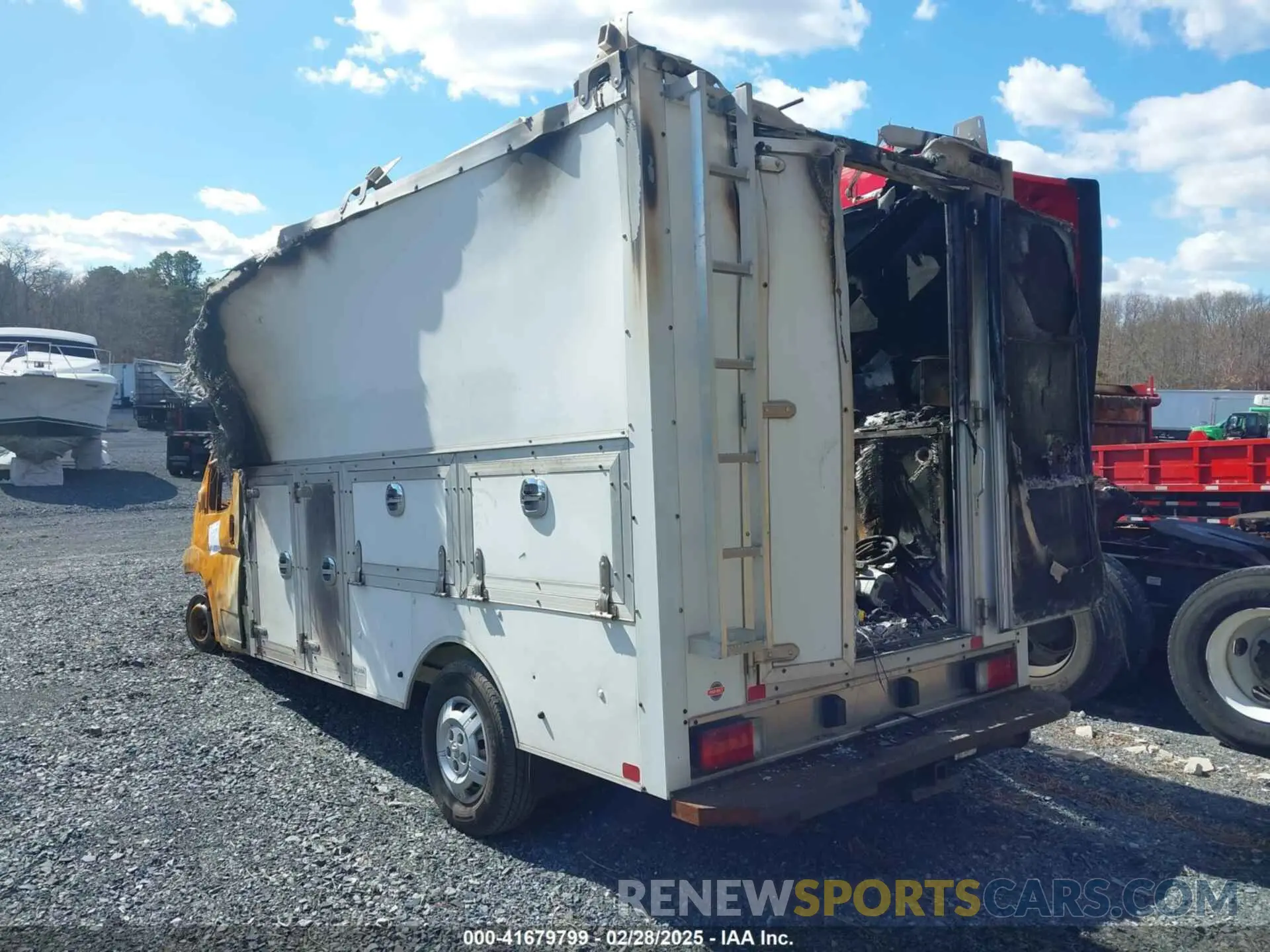 3 Photograph of a damaged car 3C7WRVMG6KE503971 RAM PROMASTER 3500 CUTAWAY 2019