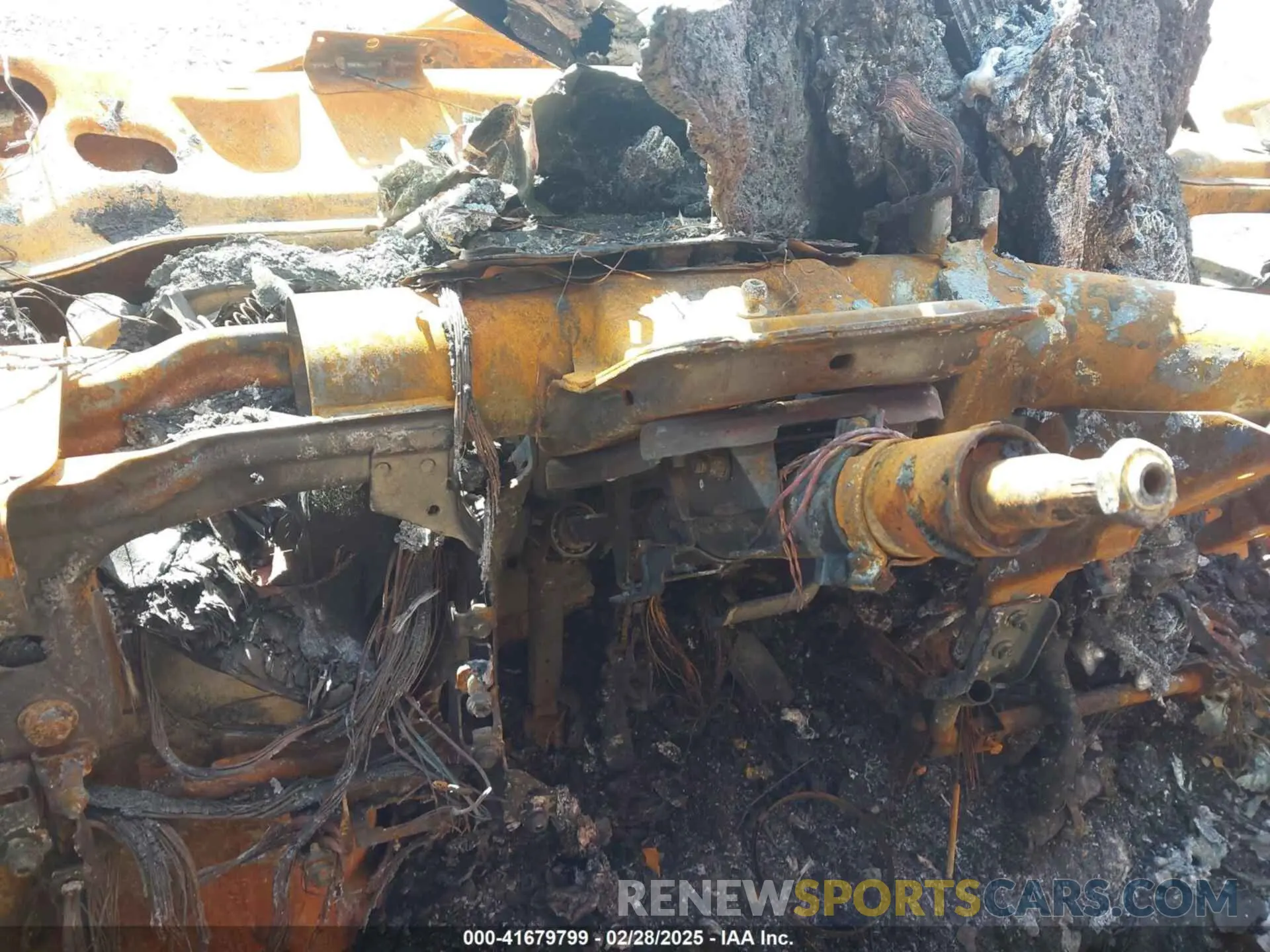 6 Photograph of a damaged car 3C7WRVMG6KE503971 RAM PROMASTER 3500 CUTAWAY 2019
