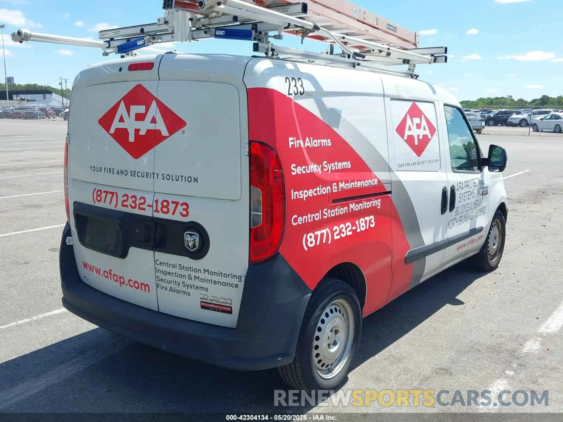 4 Photograph of a damaged car ZFBHRFAB0K6N83944 RAM PROMASTER CITY 2019
