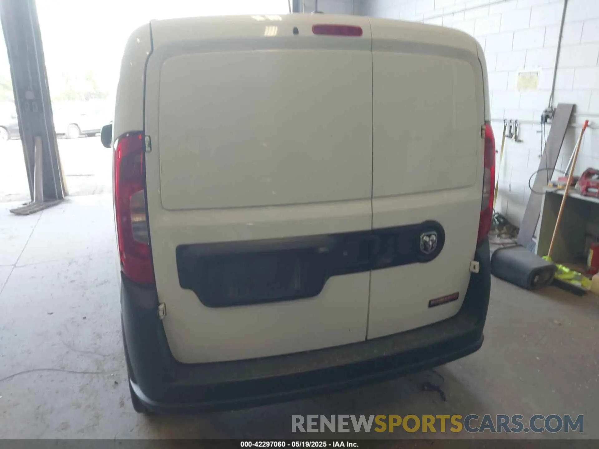 16 Photograph of a damaged car ZFBHRFAB0K6N94278 RAM PROMASTER CITY 2019