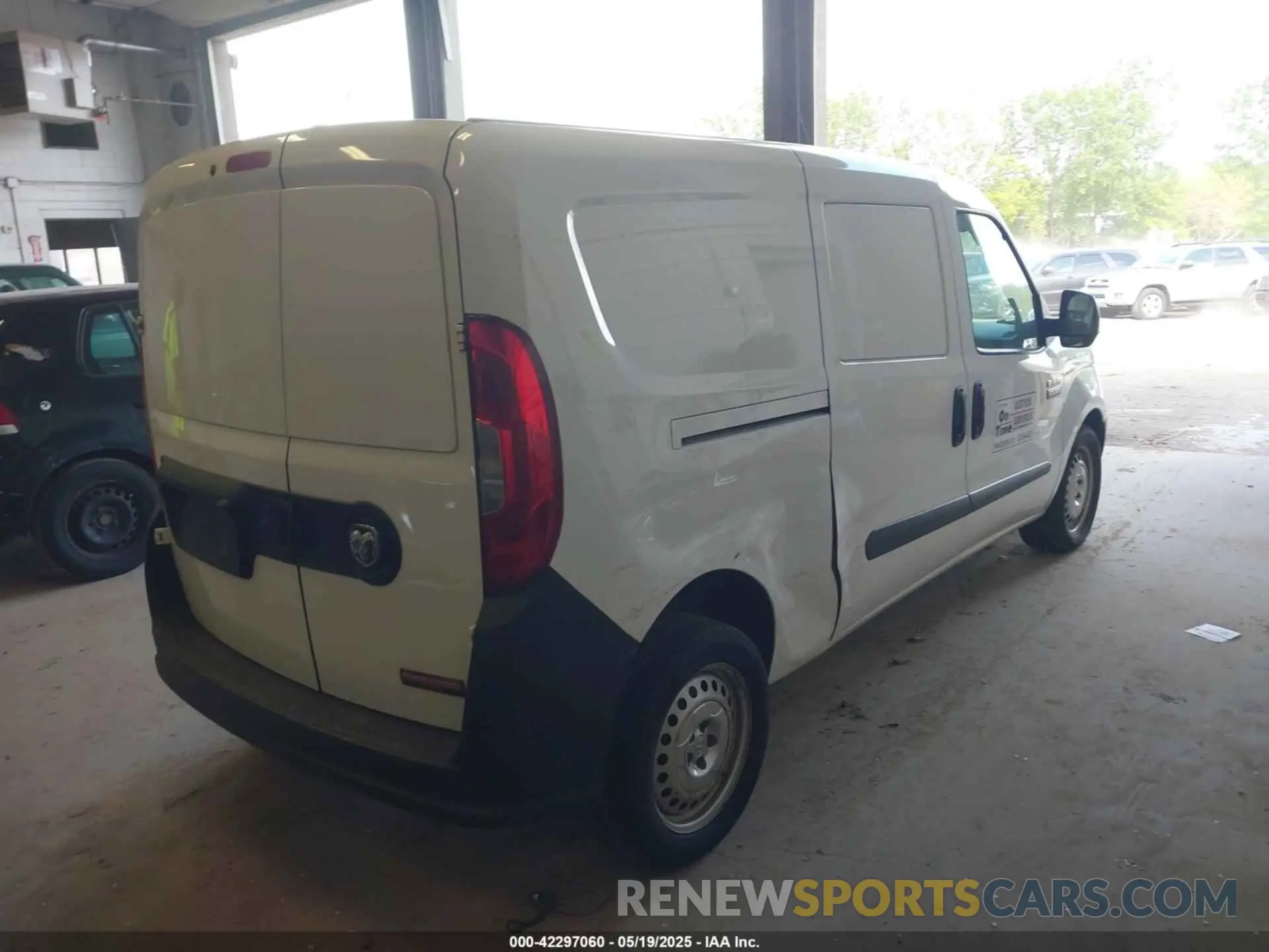 4 Photograph of a damaged car ZFBHRFAB0K6N94278 RAM PROMASTER CITY 2019
