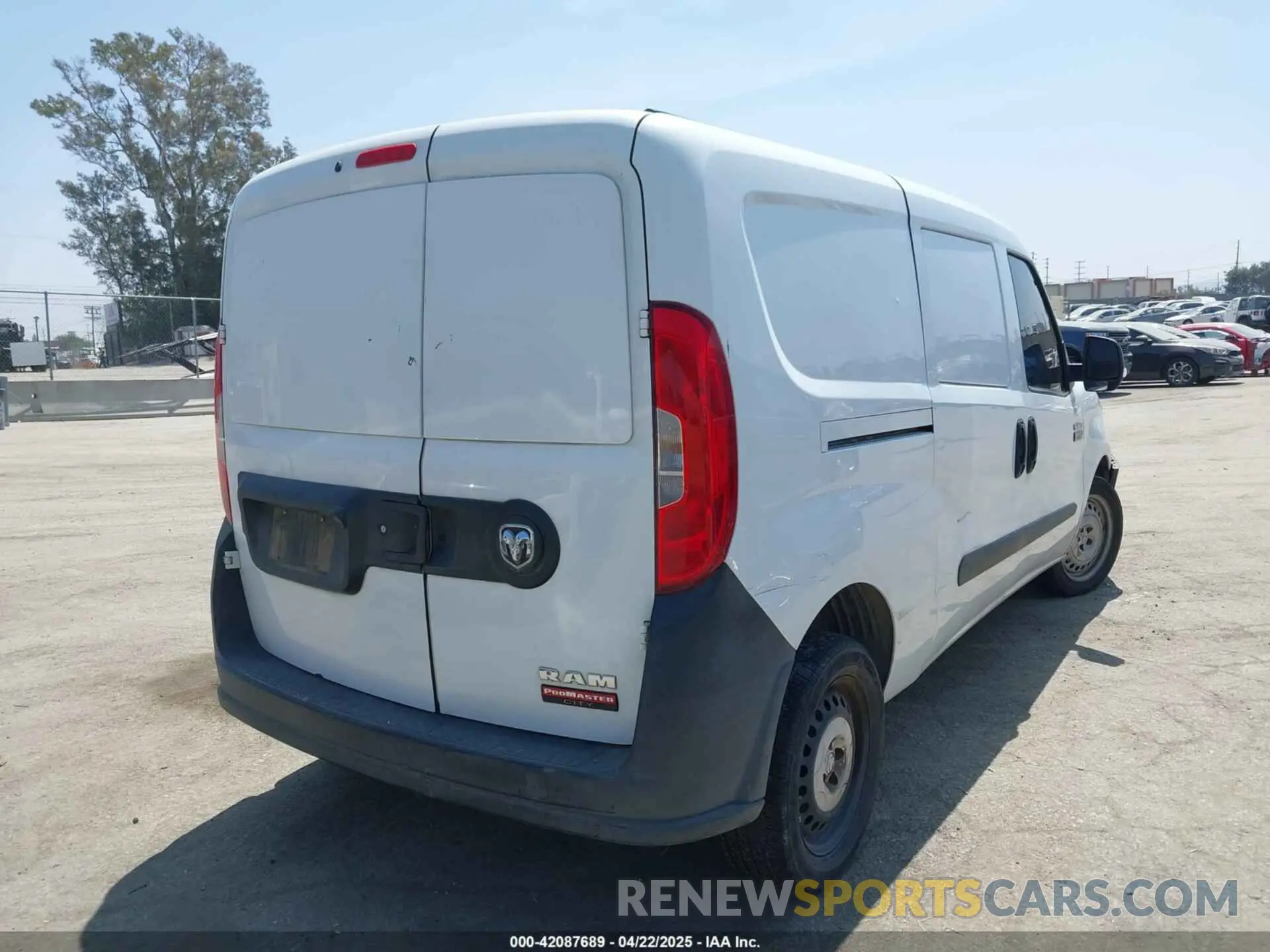4 Photograph of a damaged car ZFBHRFAB2K6M48318 RAM PROMASTER CITY 2019
