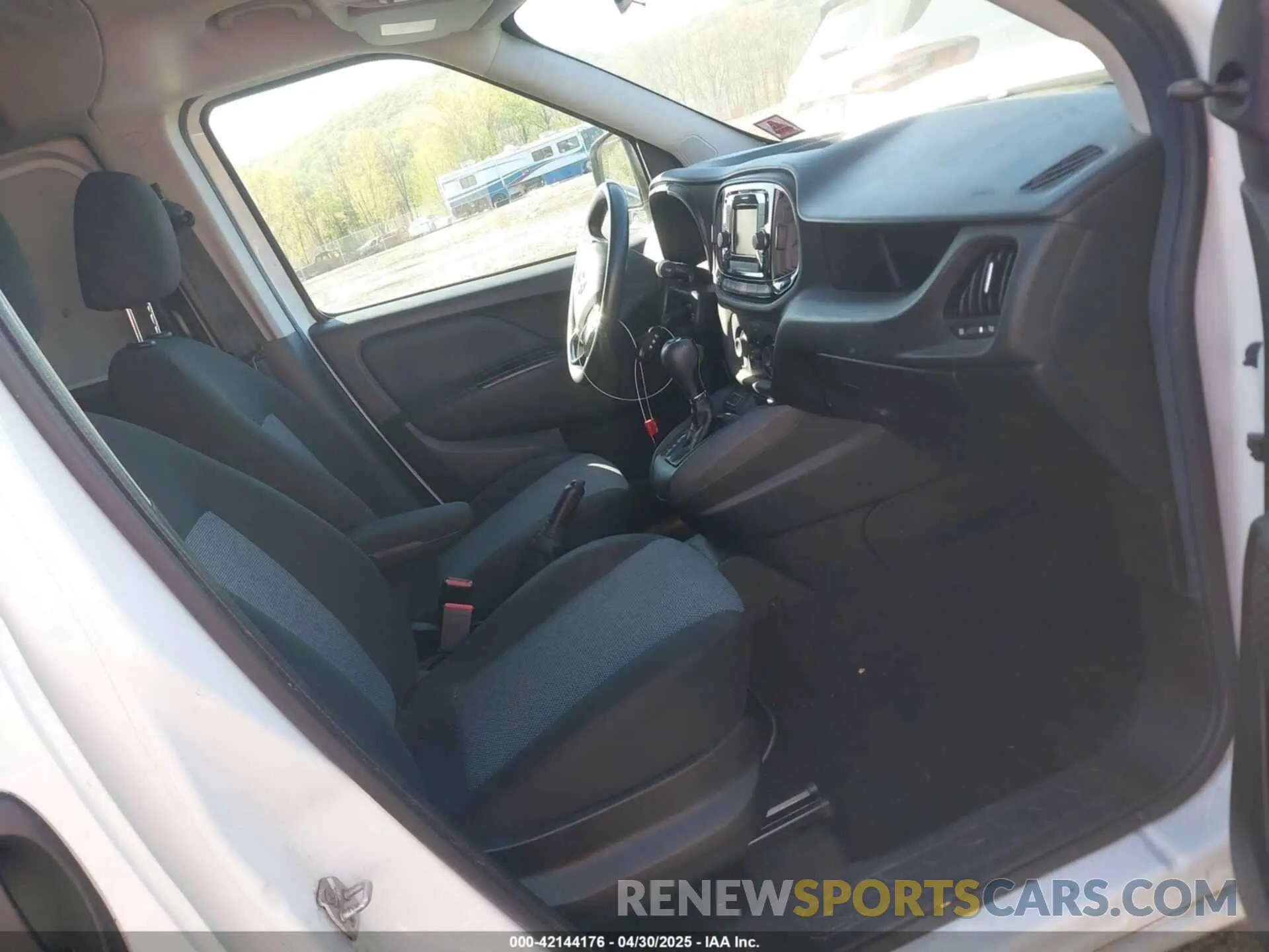 5 Photograph of a damaged car ZFBHRFAB3K6N55295 RAM PROMASTER CITY 2019