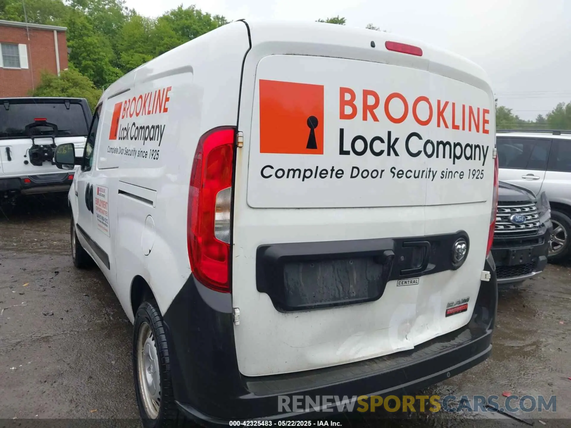 3 Photograph of a damaged car ZFBHRFAB7K6L94837 RAM PROMASTER CITY 2019