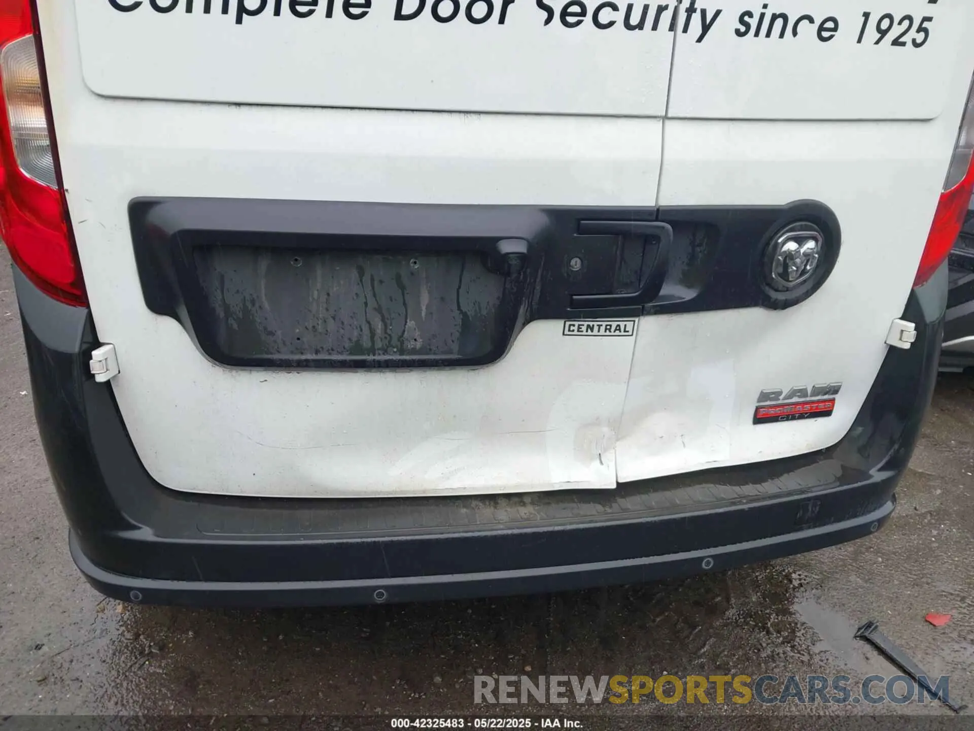 6 Photograph of a damaged car ZFBHRFAB7K6L94837 RAM PROMASTER CITY 2019