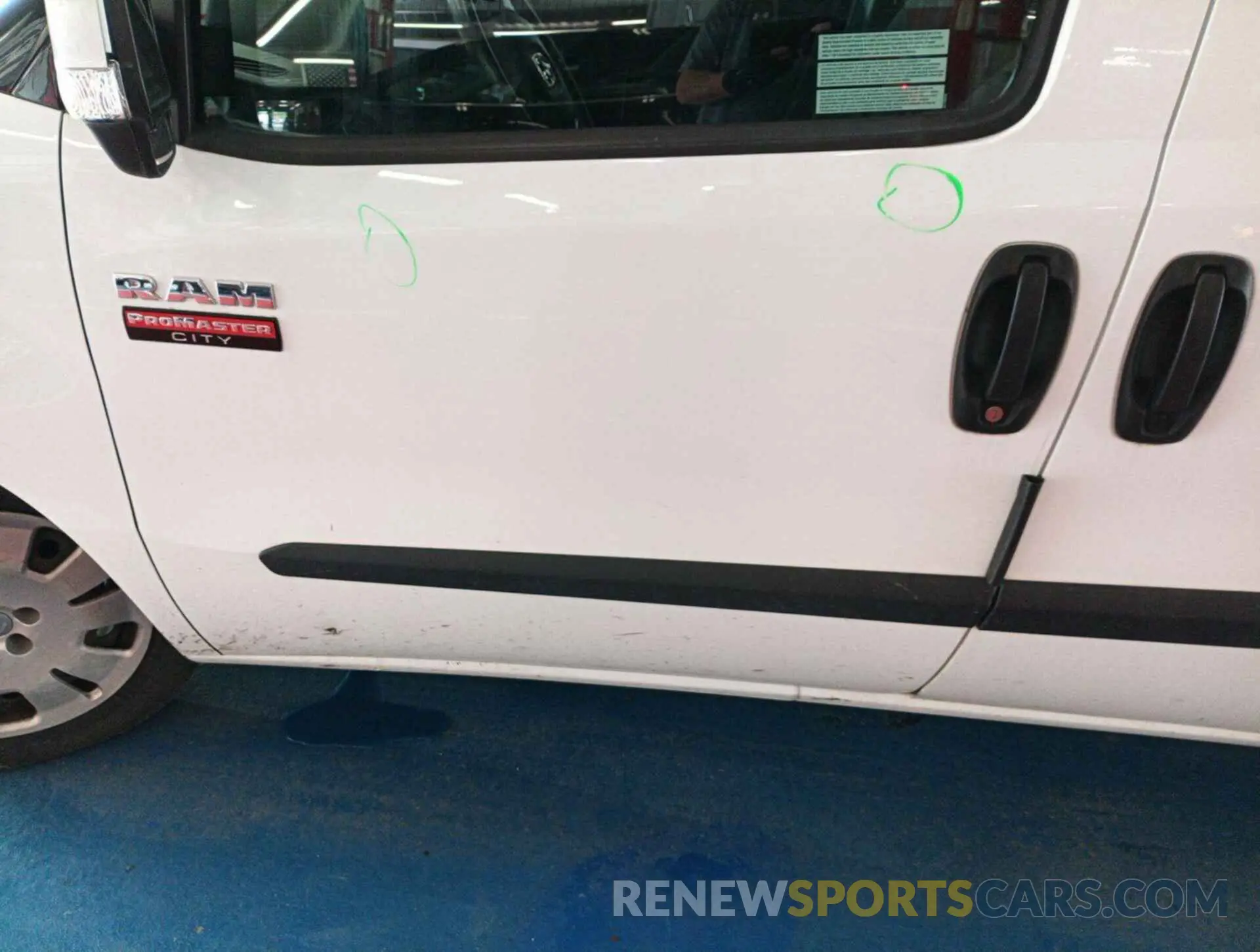 30 Photograph of a damaged car ZFBHRFBB1K6N11861 RAM PROMASTER CITY 2019
