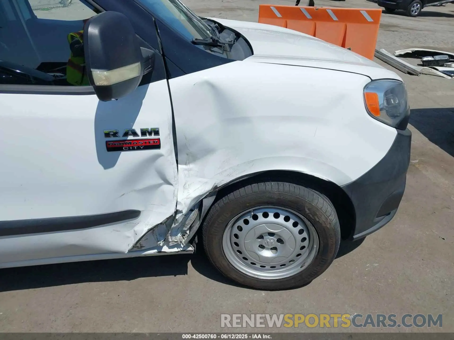 18 Photograph of a damaged car ZFBHRFAB0L6S36292 RAM PROMASTER CITY 2020