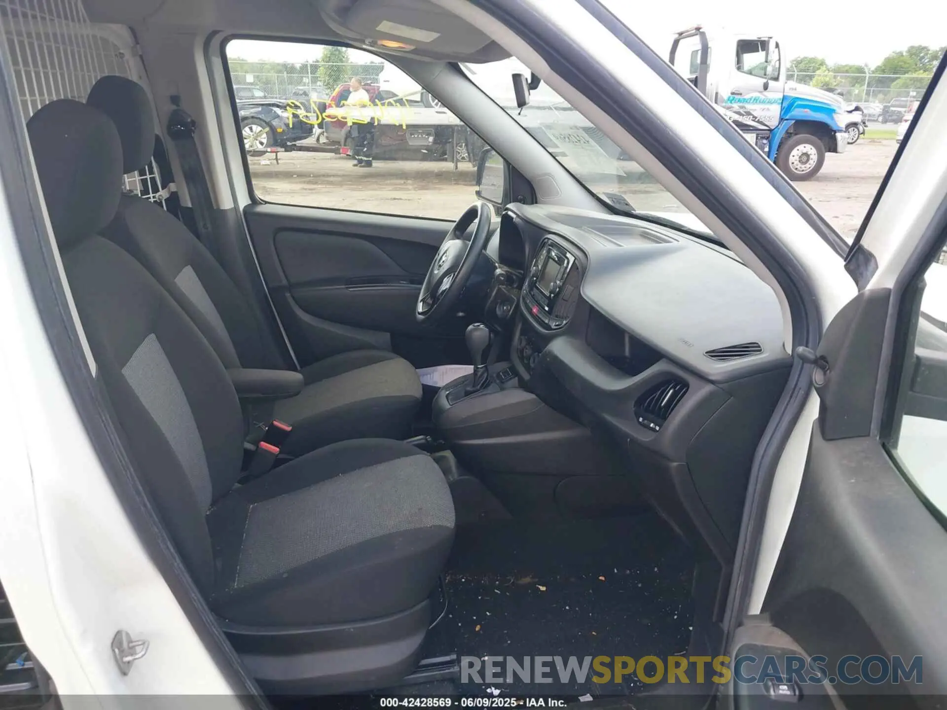 5 Photograph of a damaged car ZFBHRFAB3L6P35149 RAM PROMASTER CITY 2020