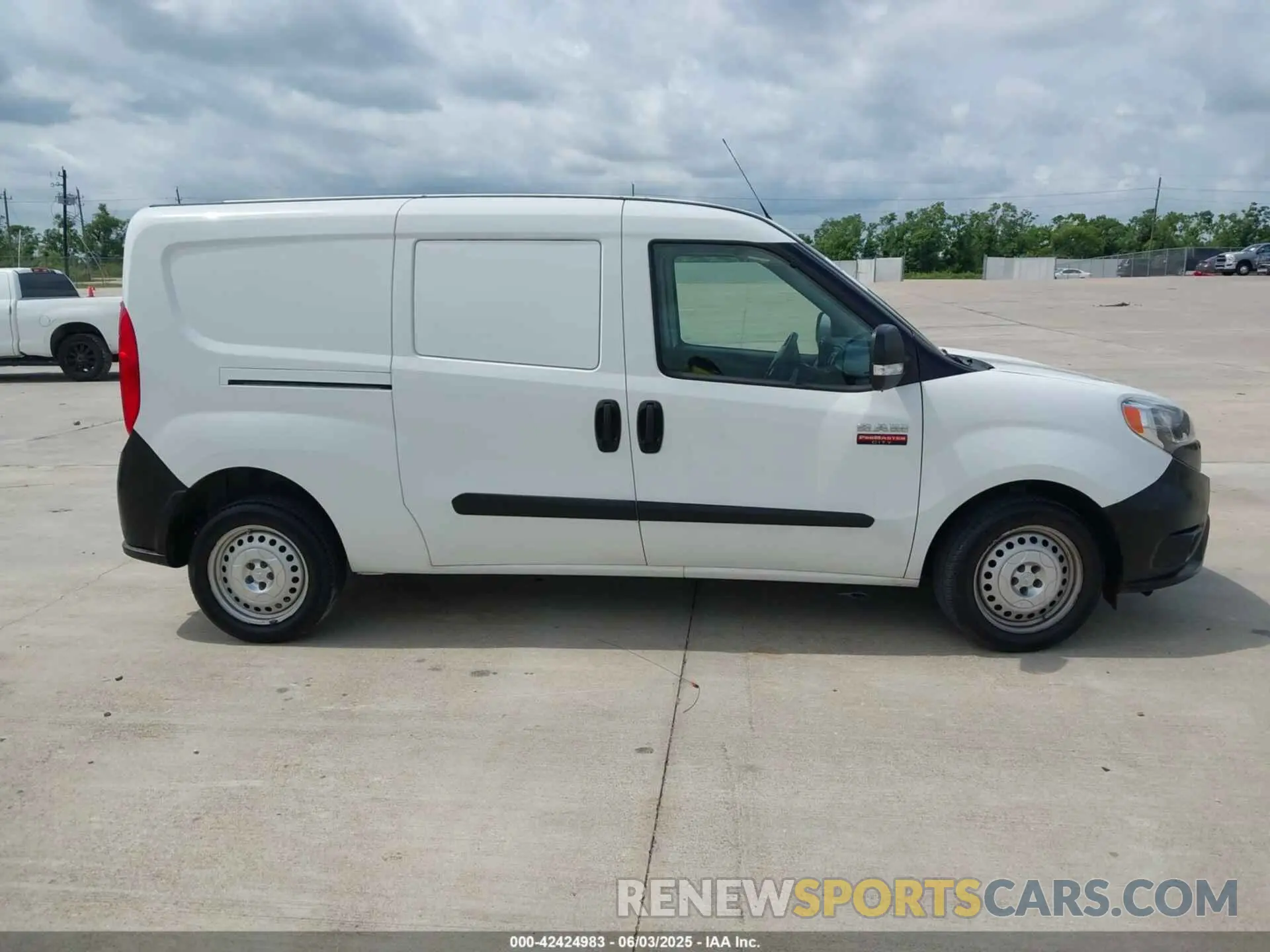 13 Photograph of a damaged car ZFBHRFAB6L6P23917 RAM PROMASTER CITY 2020