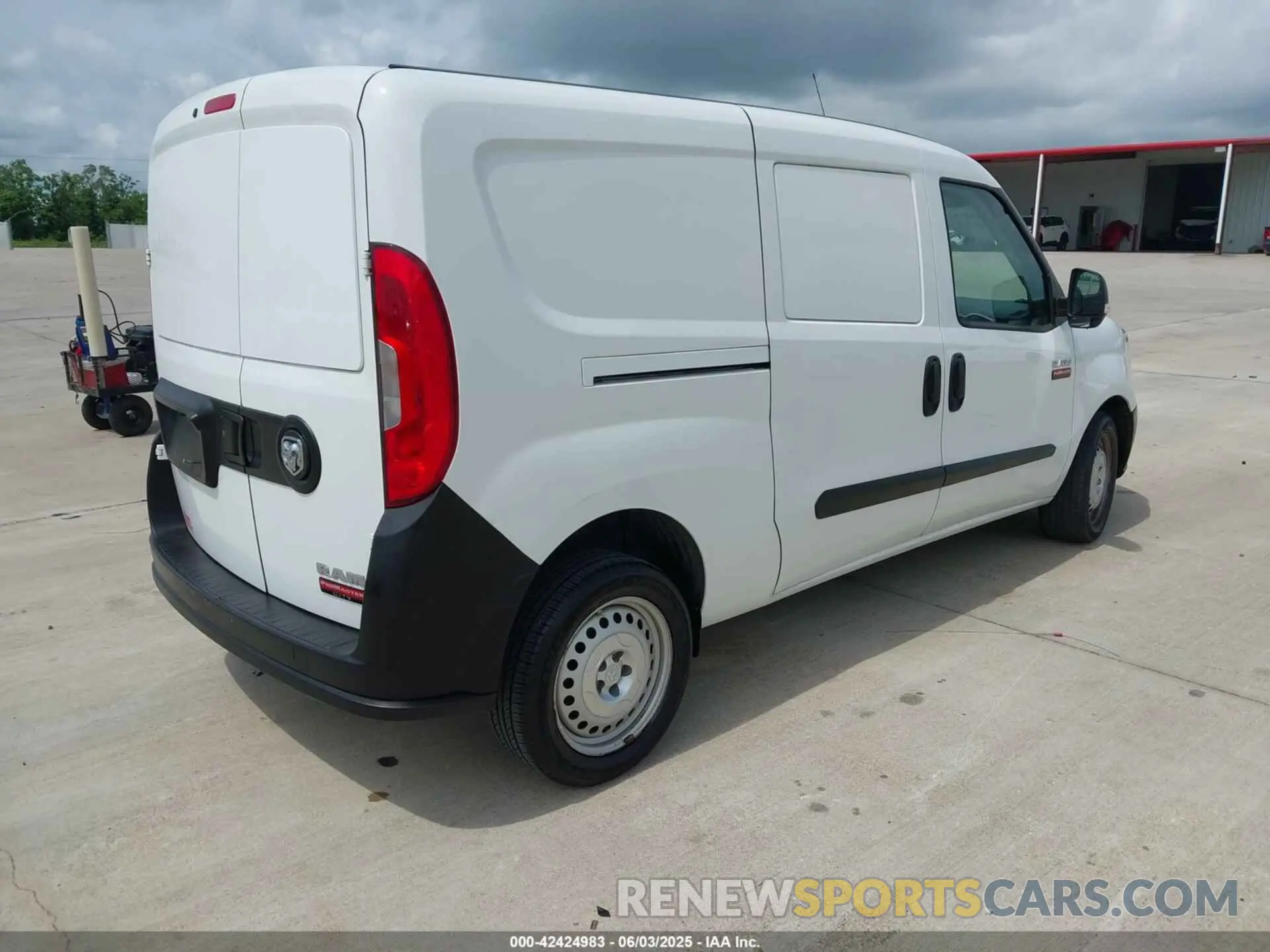 4 Photograph of a damaged car ZFBHRFAB6L6P23917 RAM PROMASTER CITY 2020
