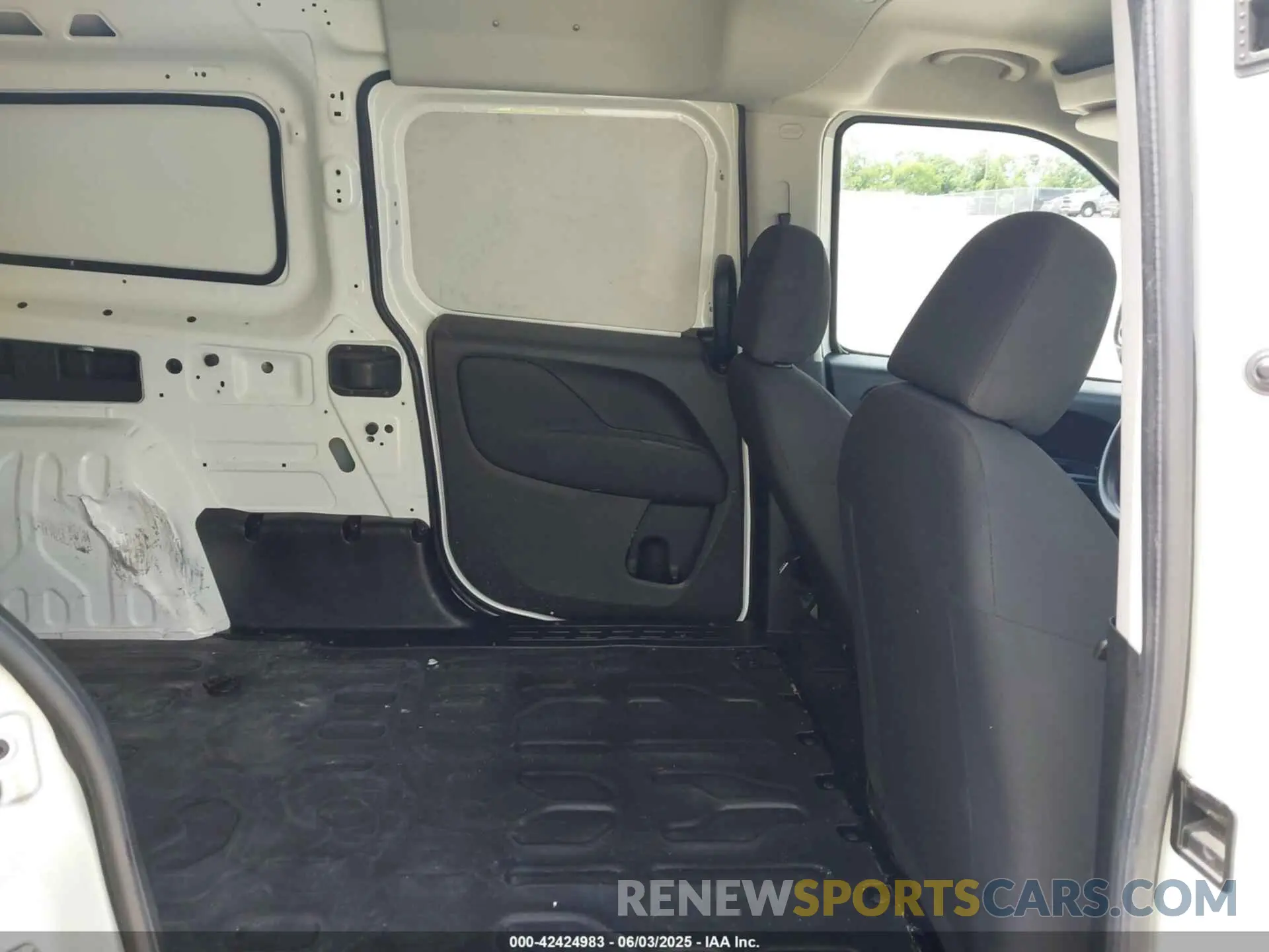 8 Photograph of a damaged car ZFBHRFAB6L6P23917 RAM PROMASTER CITY 2020