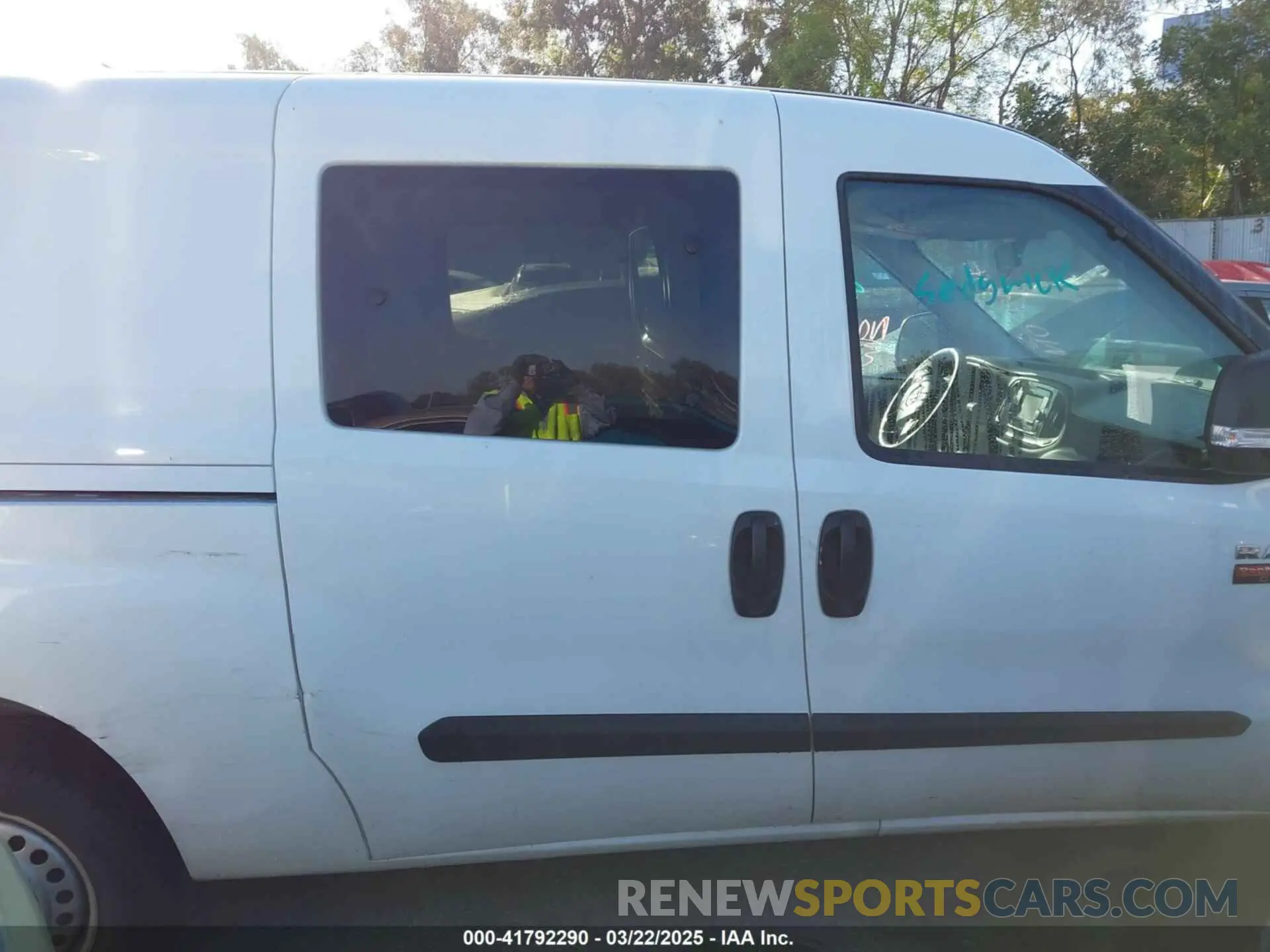 14 Photograph of a damaged car ZFBHRFAB7L6S00972 RAM PROMASTER CITY 2020