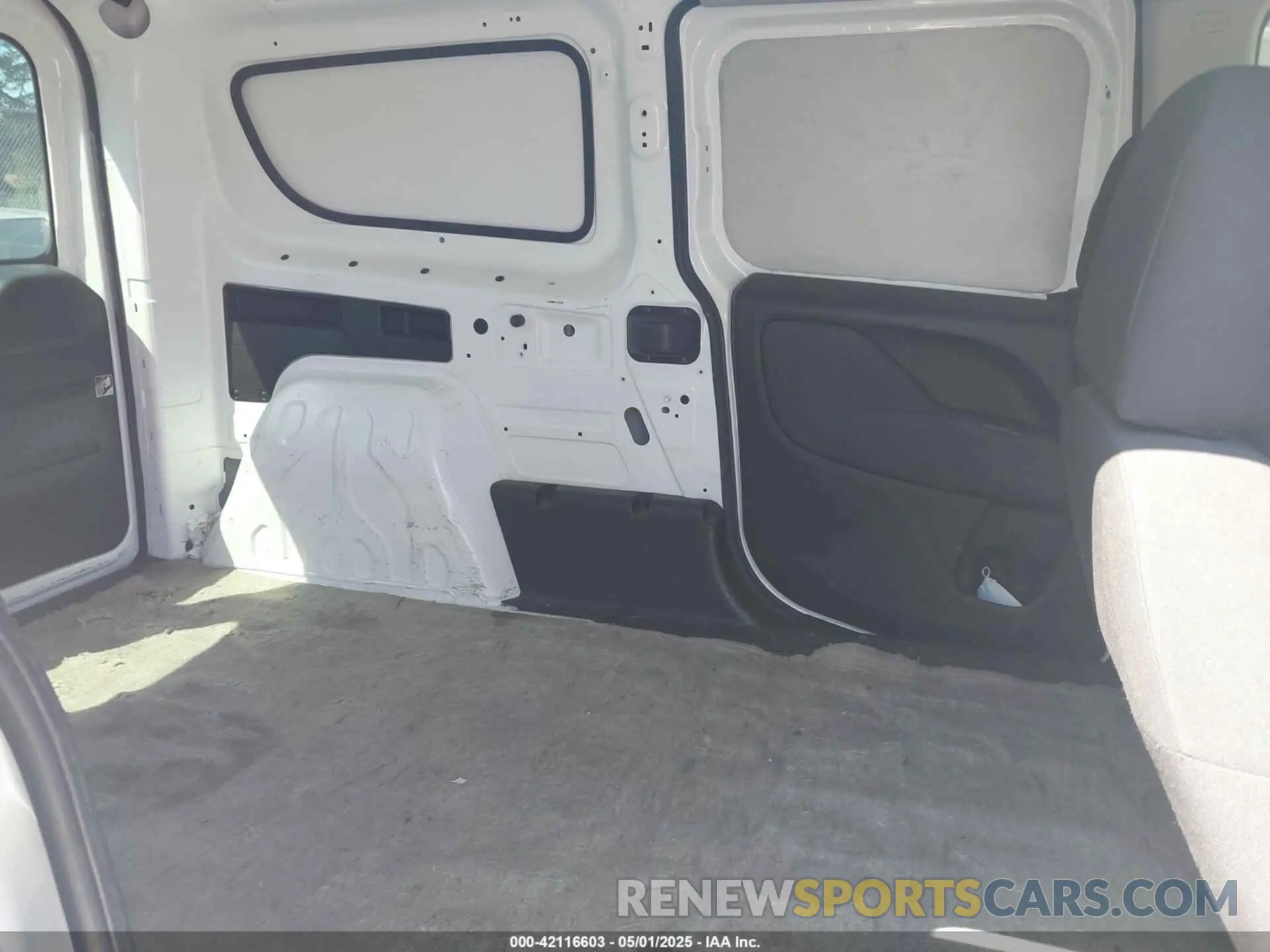 8 Photograph of a damaged car ZFBHRFAB1M6T52540 RAM PROMASTER CITY 2021