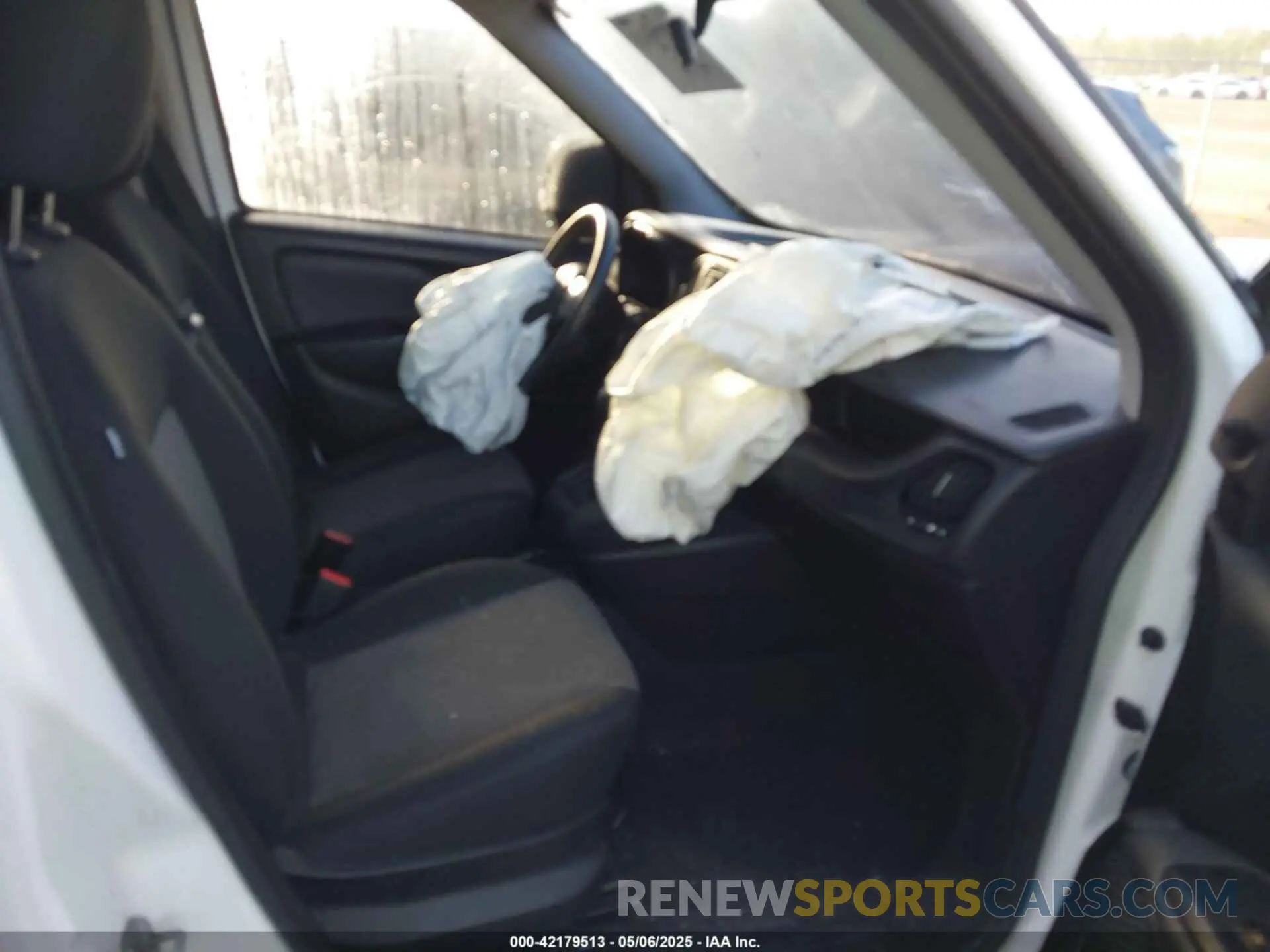 5 Photograph of a damaged car ZFBHRFAB8M6T15288 RAM PROMASTER CITY 2021
