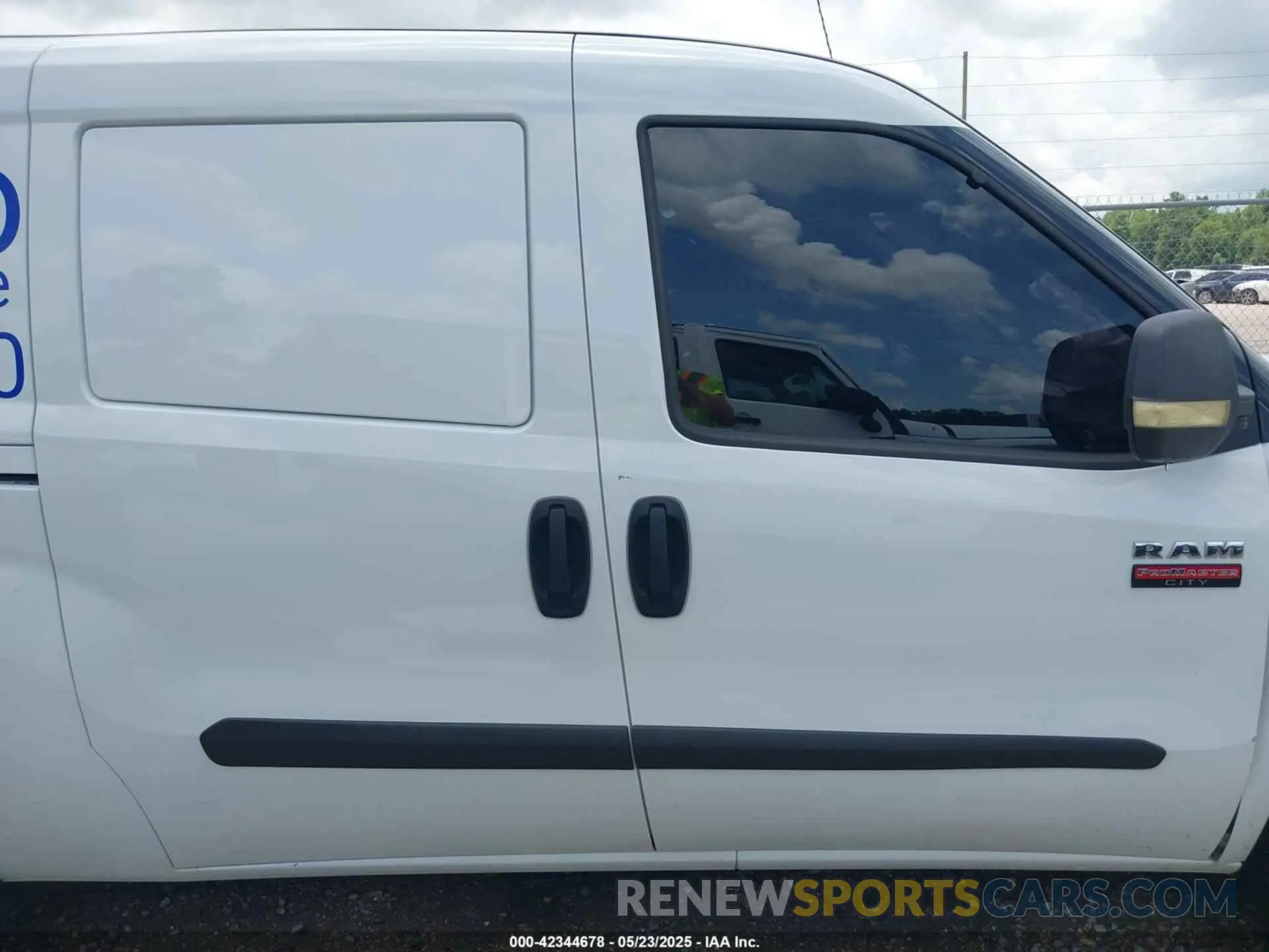 13 Photograph of a damaged car ZFBHRFABXM6U80386 RAM PROMASTER CITY 2021