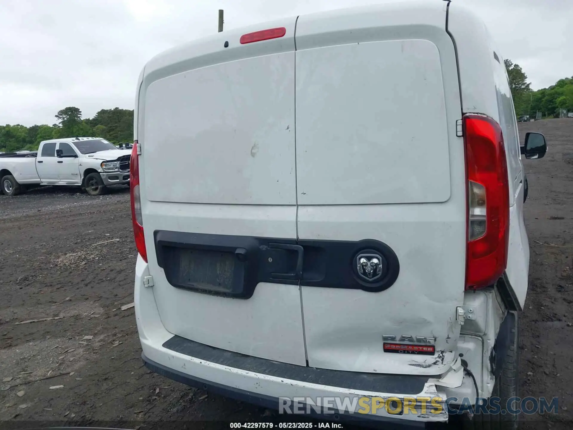 16 Photograph of a damaged car ZFBHRFBB6M6V75137 RAM PROMASTER CITY 2021