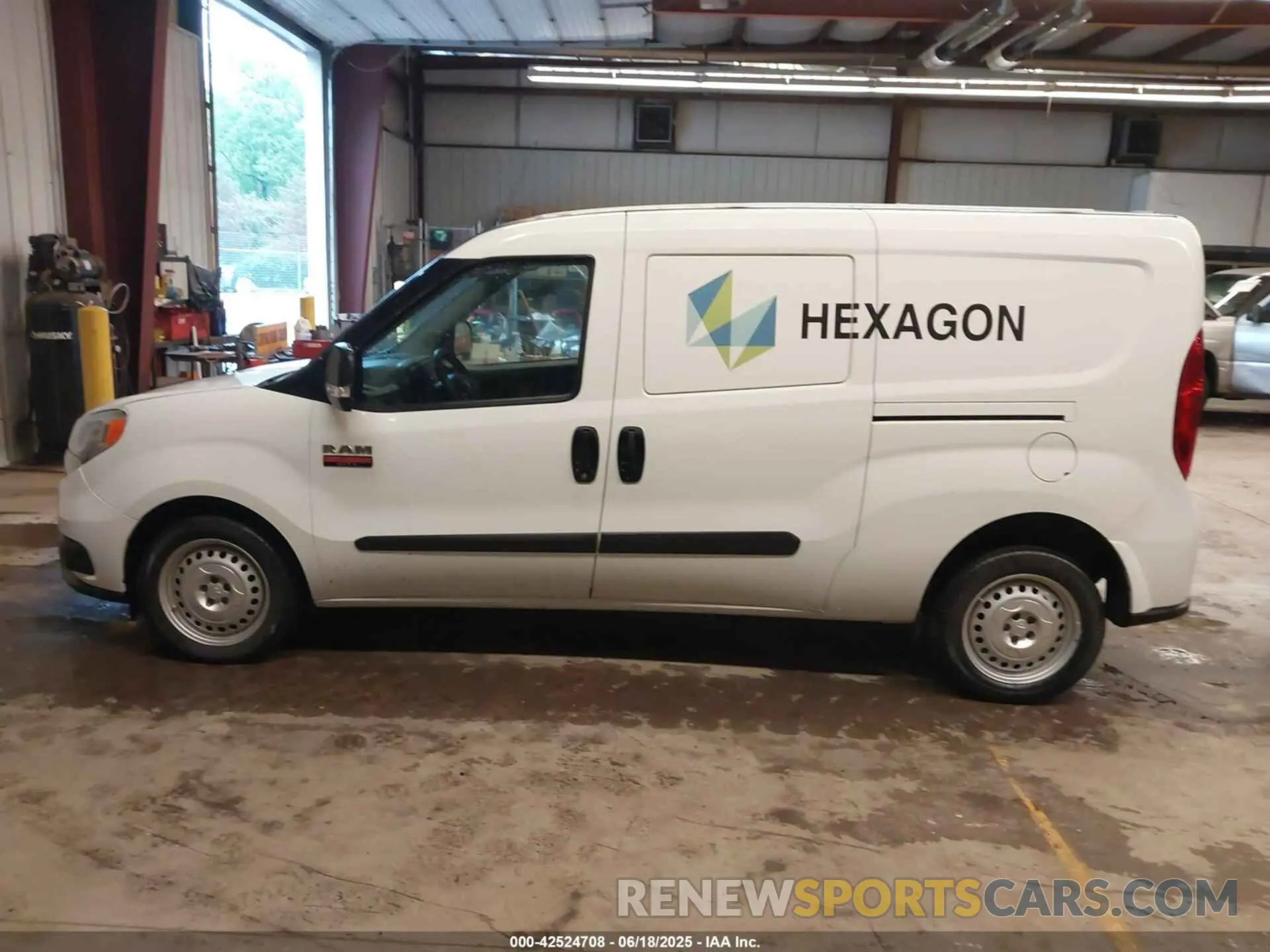 14 Photograph of a damaged car ZFBHRFAB0N6W68769 RAM PROMASTER CITY 2022