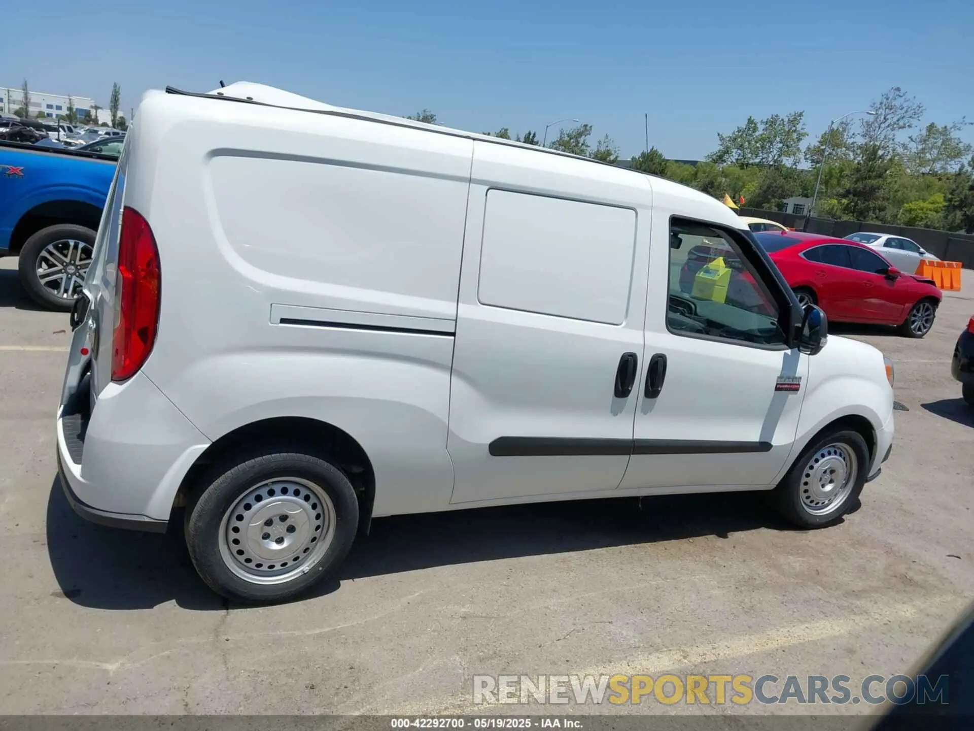 13 Photograph of a damaged car ZFBHRFAB4N6X41299 RAM PROMASTER CITY 2022