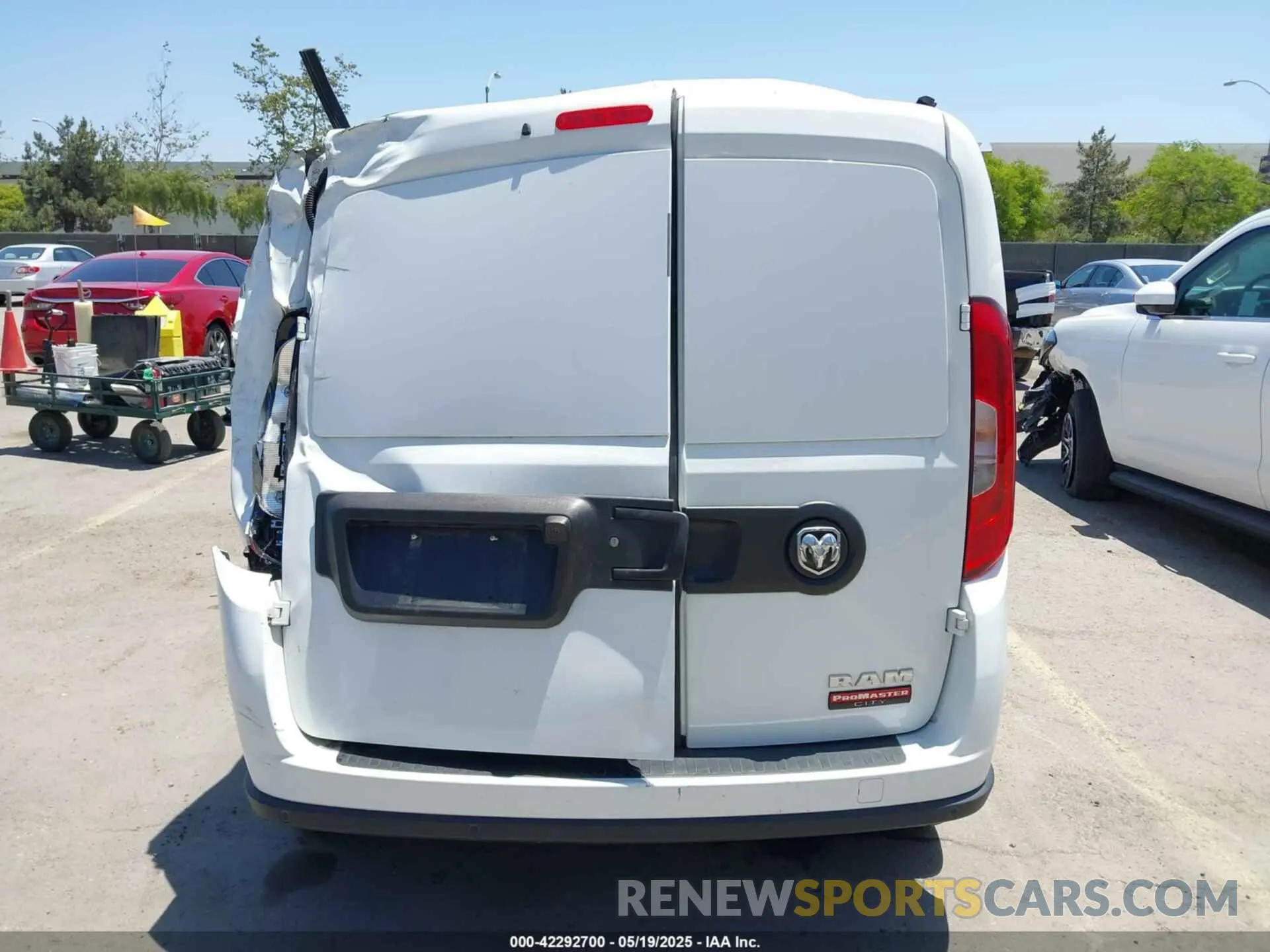 16 Photograph of a damaged car ZFBHRFAB4N6X41299 RAM PROMASTER CITY 2022