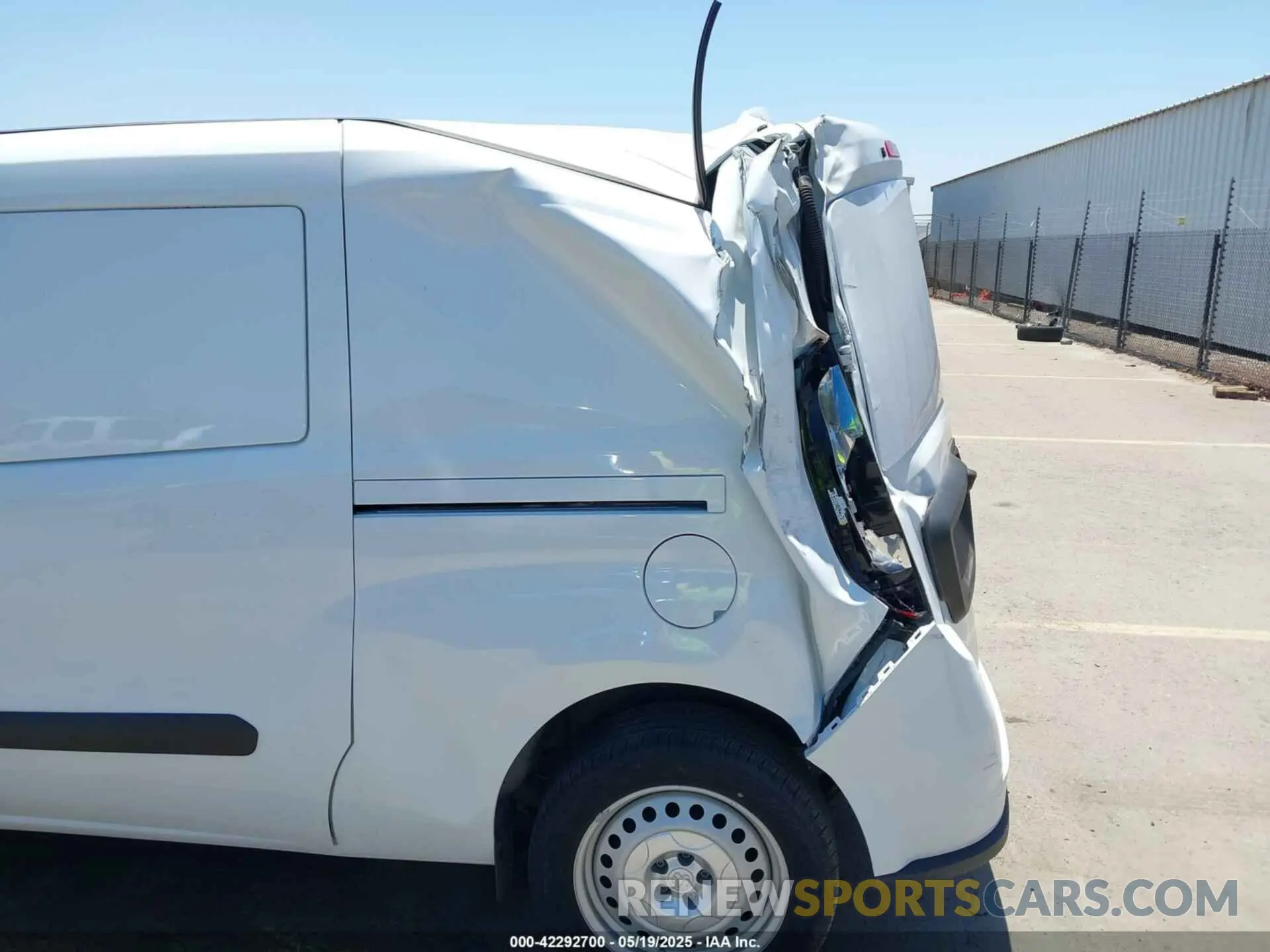 17 Photograph of a damaged car ZFBHRFAB4N6X41299 RAM PROMASTER CITY 2022