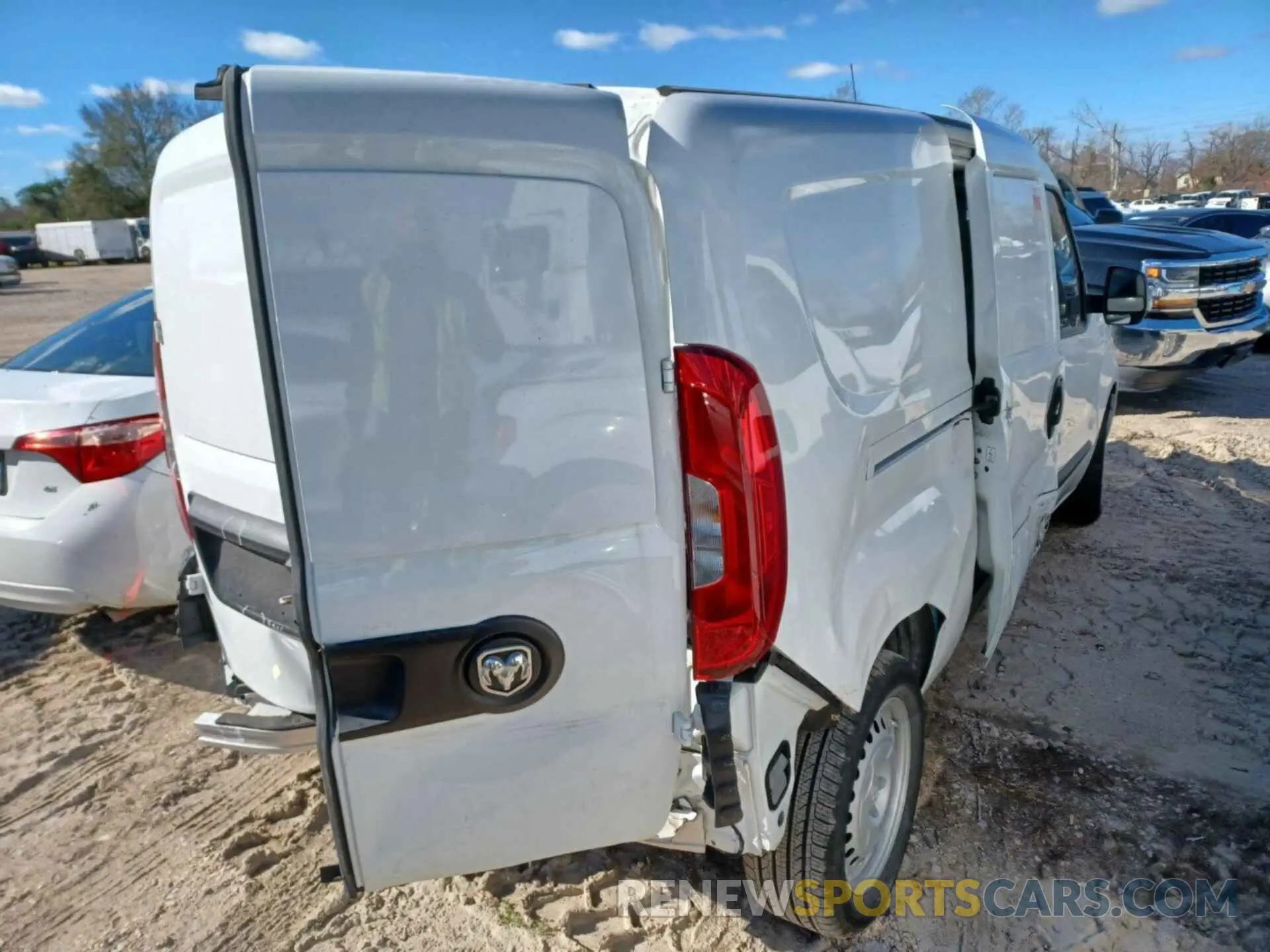 1 Photograph of a damaged car ZFBHRFAB7N6Y37492 RAM PROMASTER CITY 2022