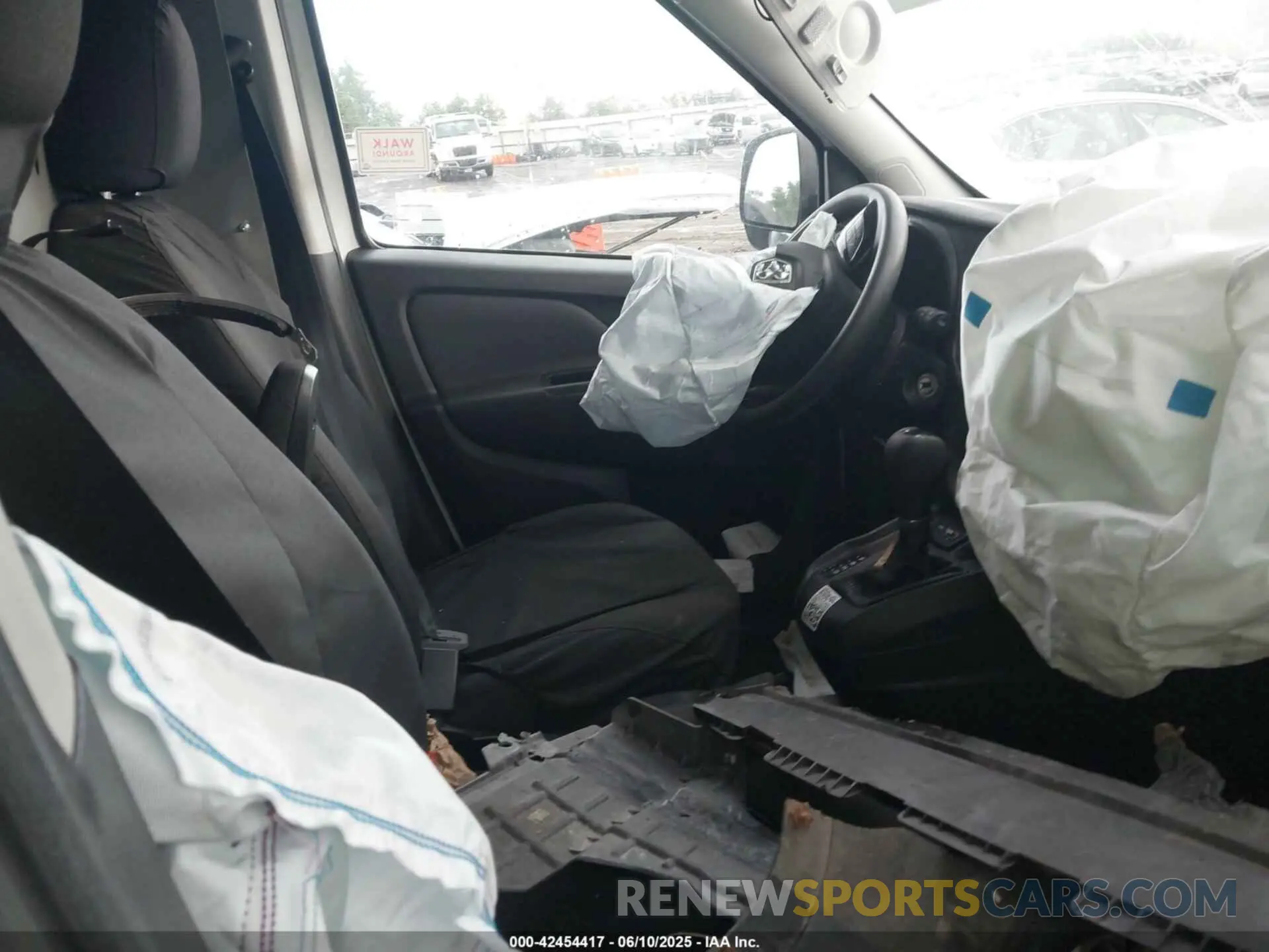 5 Photograph of a damaged car ZFBHRFAB7N6Y64692 RAM PROMASTER CITY 2022