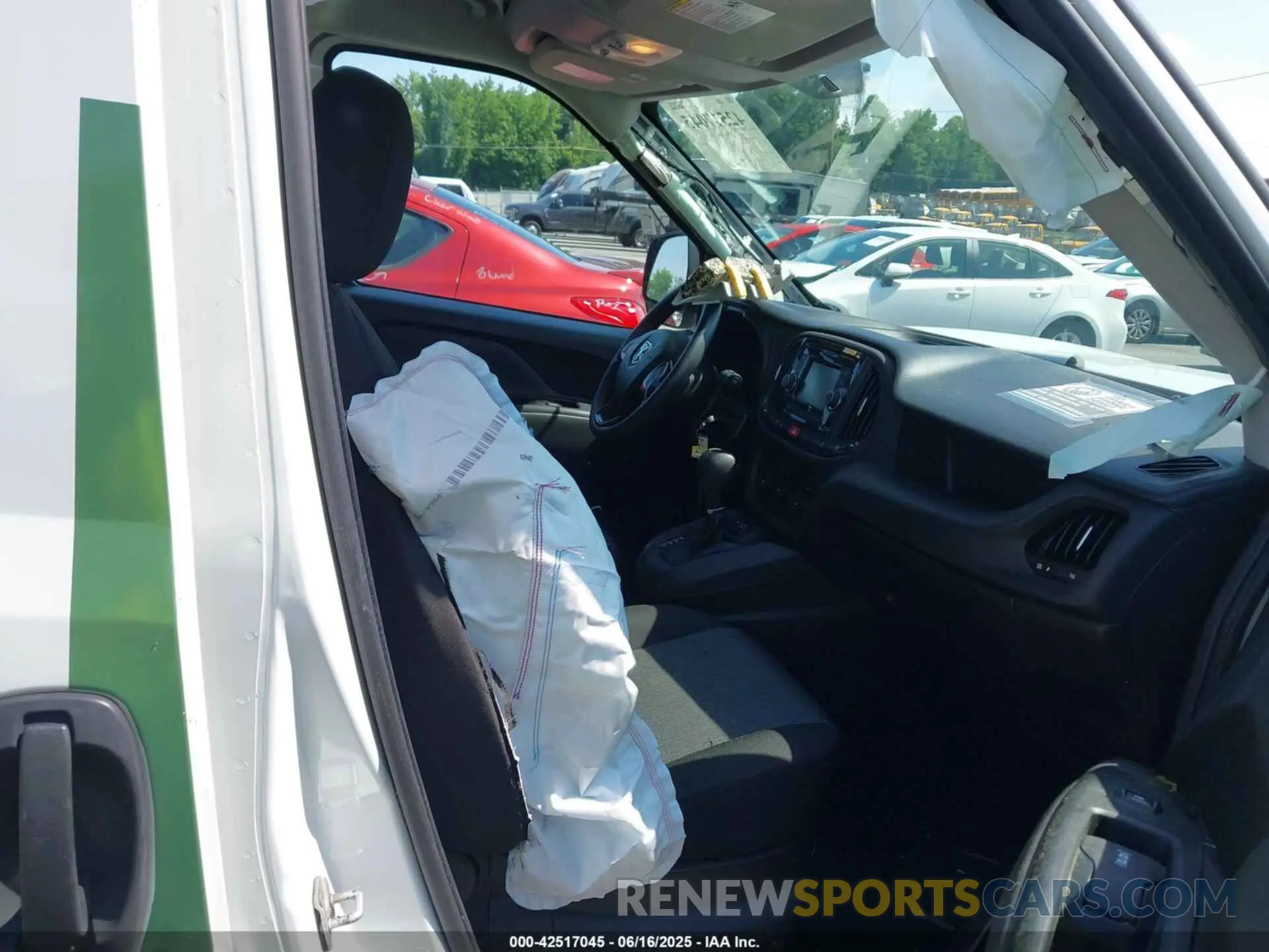 5 Photograph of a damaged car ZFBHRFABXN6W22317 RAM PROMASTER CITY 2022